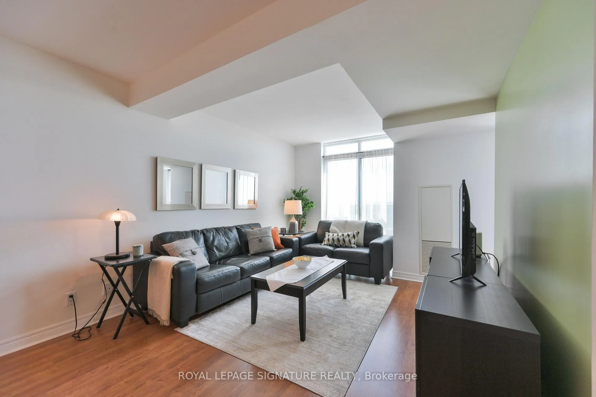 Photo 9 of Unit 1907, 212 Eglinton Avenue E, Toronto, Mount Pleasant West — HOMEH