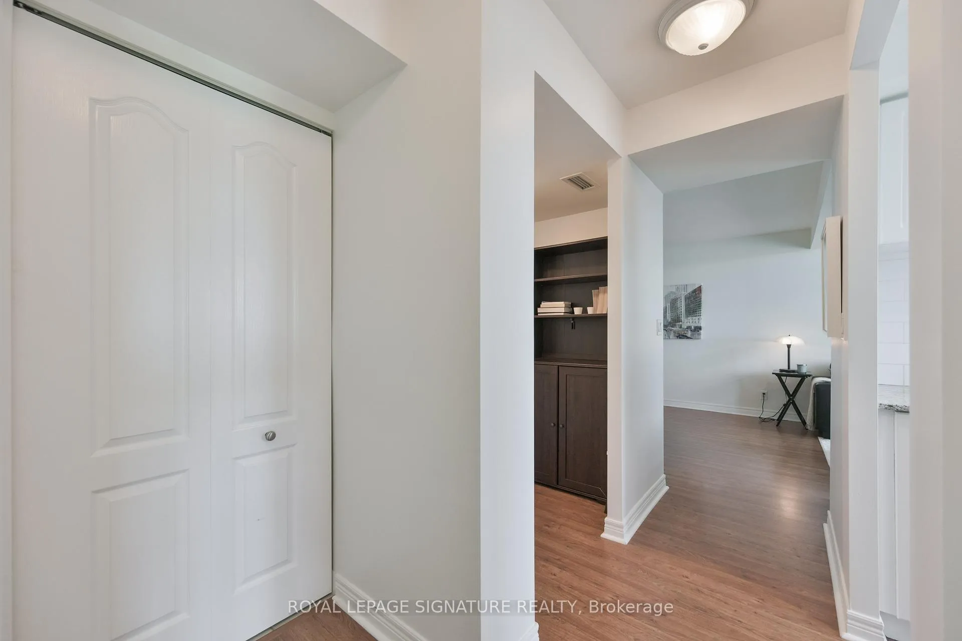 Photo 14 of Unit 1907, 212 Eglinton Avenue E, Toronto, Mount Pleasant West — HOMEH