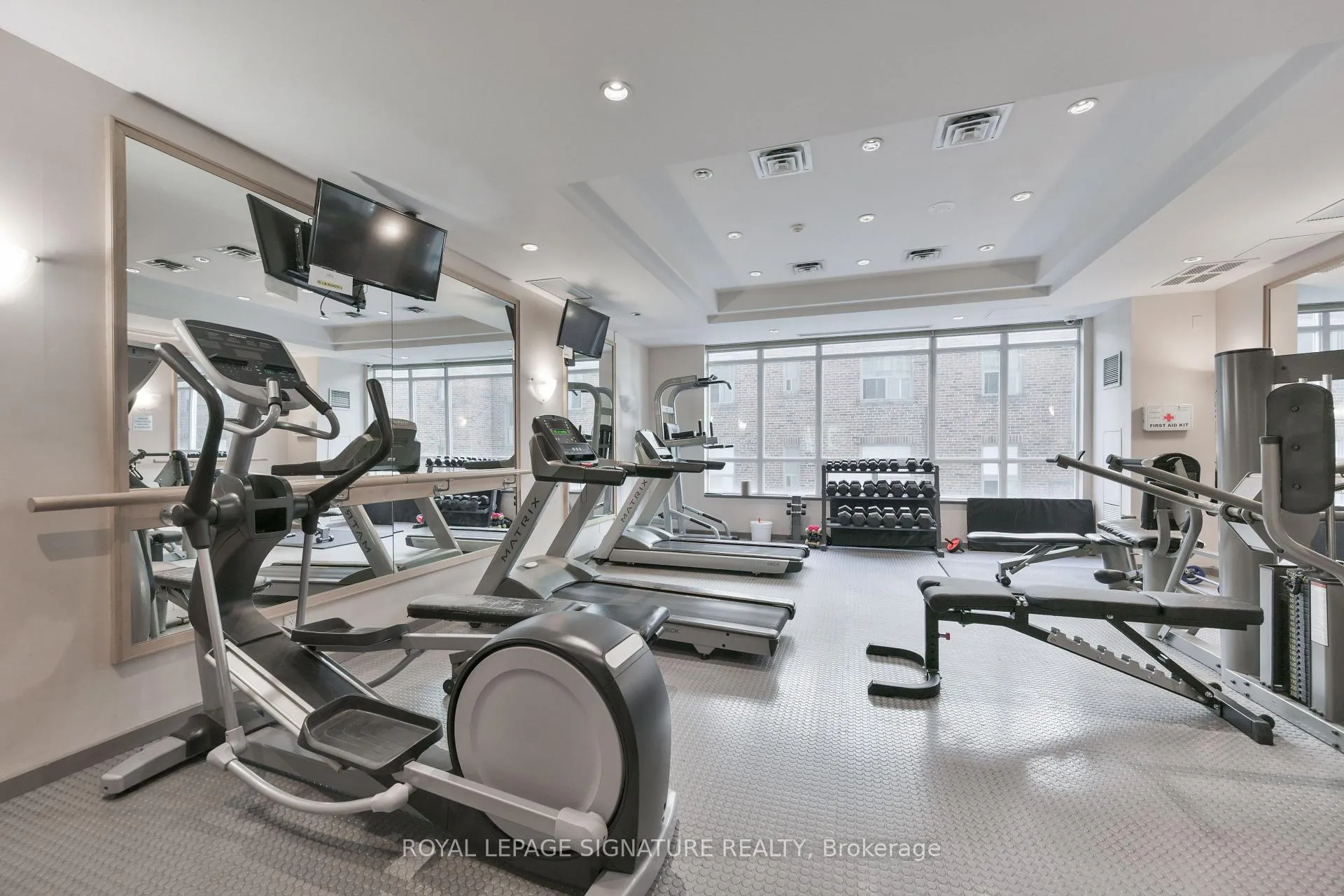 Photo 22 of Unit 1907, 212 Eglinton Avenue E, Toronto, Mount Pleasant West — HOMEH