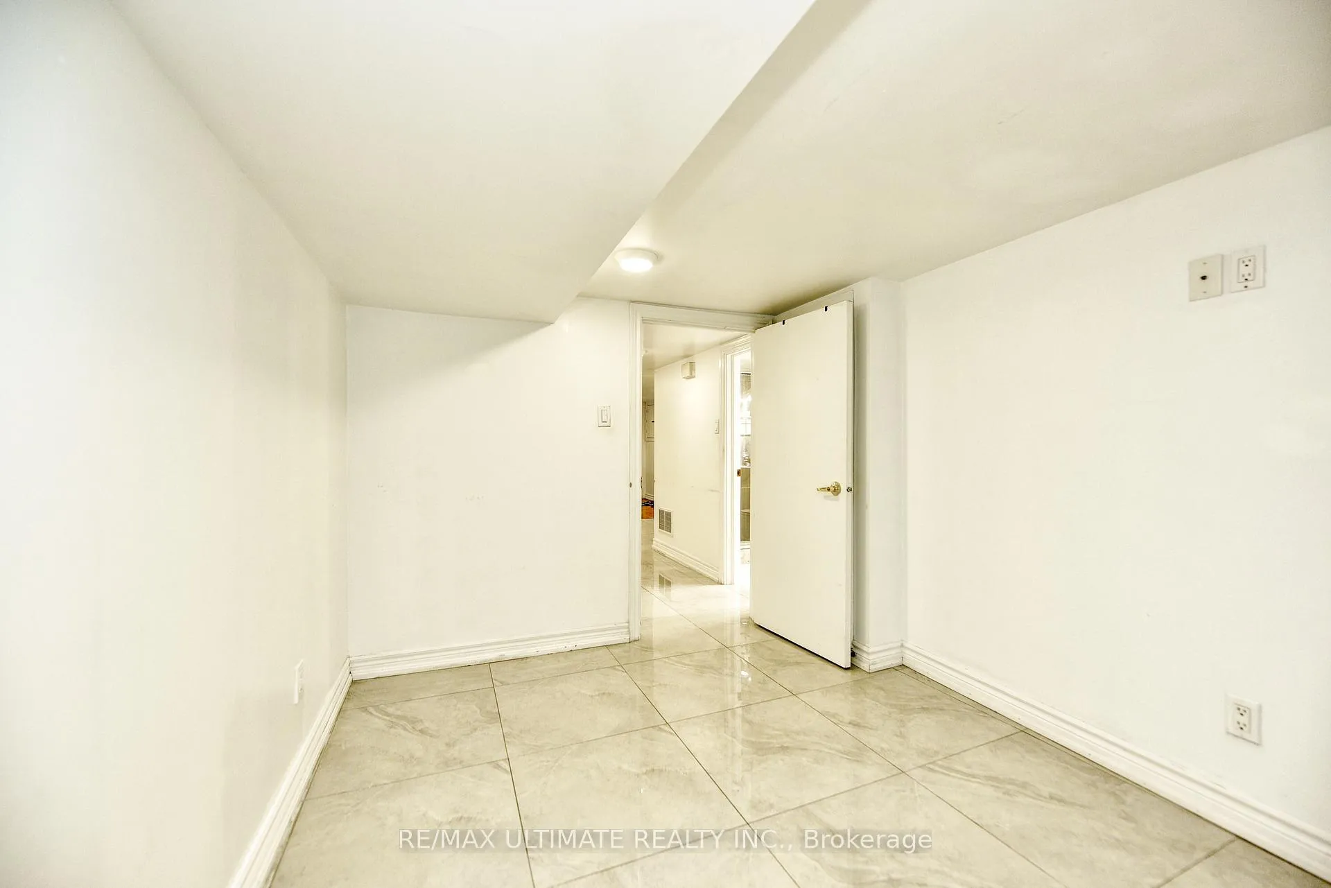 Photo 15 of Unit Basement, 433 Symington Avenue, Toronto, Weston-Pellam Park — HOMEH