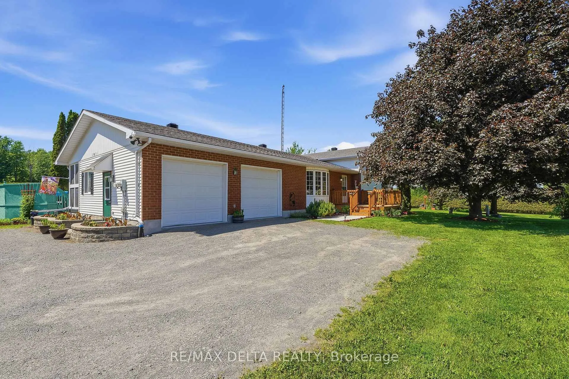 Photo 3 of 1051 Aberdeen Road W, Champlain, Champlain Twp — HOMEH