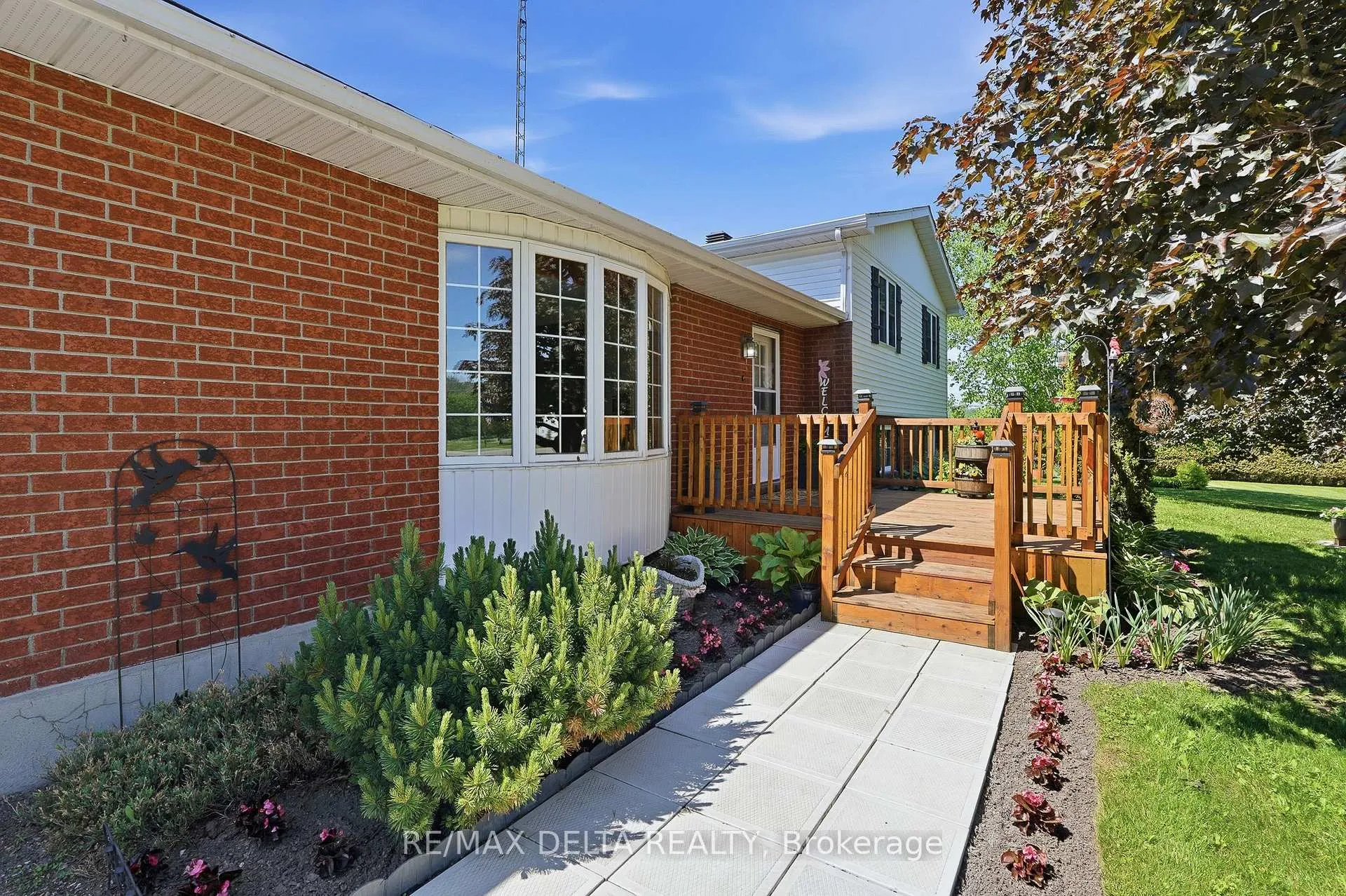 Photo 4 of 1051 Aberdeen Road W, Champlain, Champlain Twp — HOMEH