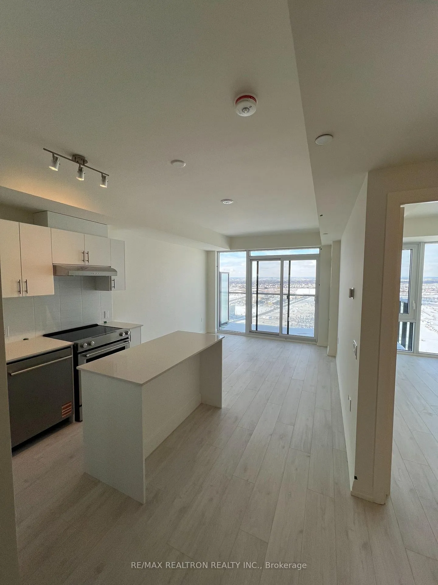 Photo 8 of Unit 2607, 27 Korda Gate, Vaughan, Vellore Village — HOMEH