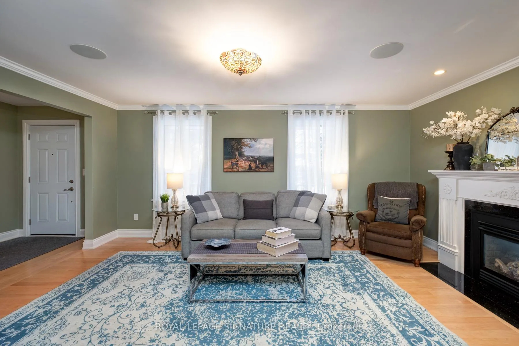 Photo 8 of 935 Centre Street S, Whitby, Downtown Whitby — HOMEH