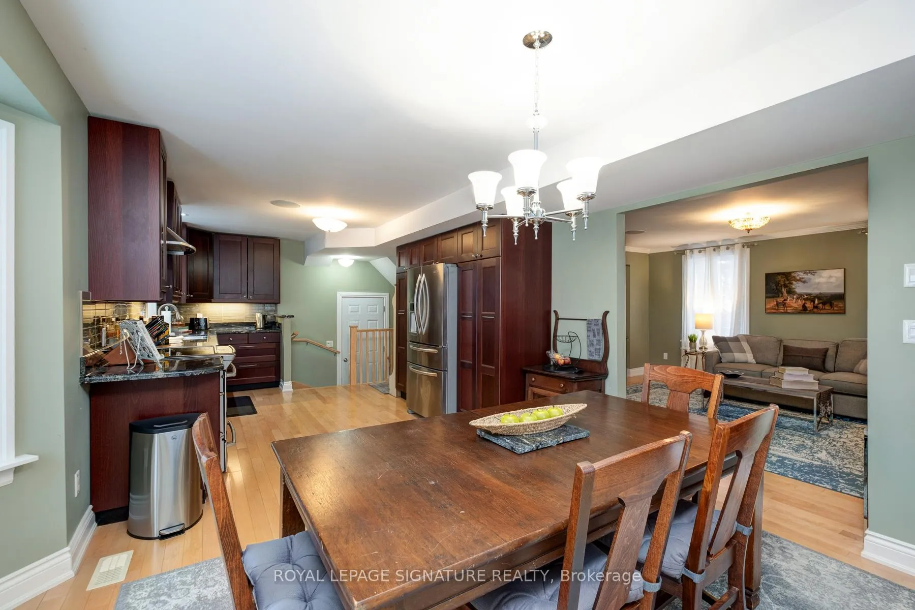 Photo 10 of 935 Centre Street S, Whitby, Downtown Whitby — HOMEH