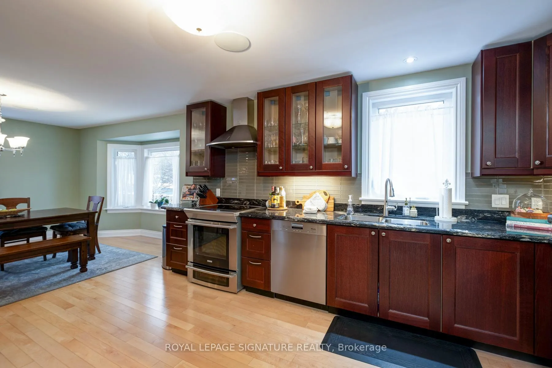 Photo 13 of 935 Centre Street S, Whitby, Downtown Whitby — HOMEH