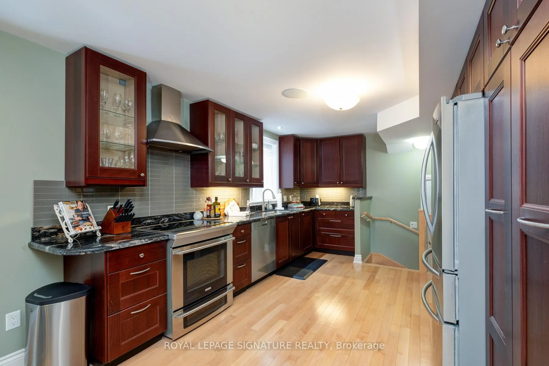 Photo 14 of 935 Centre Street S, Whitby, Downtown Whitby — HOMEH