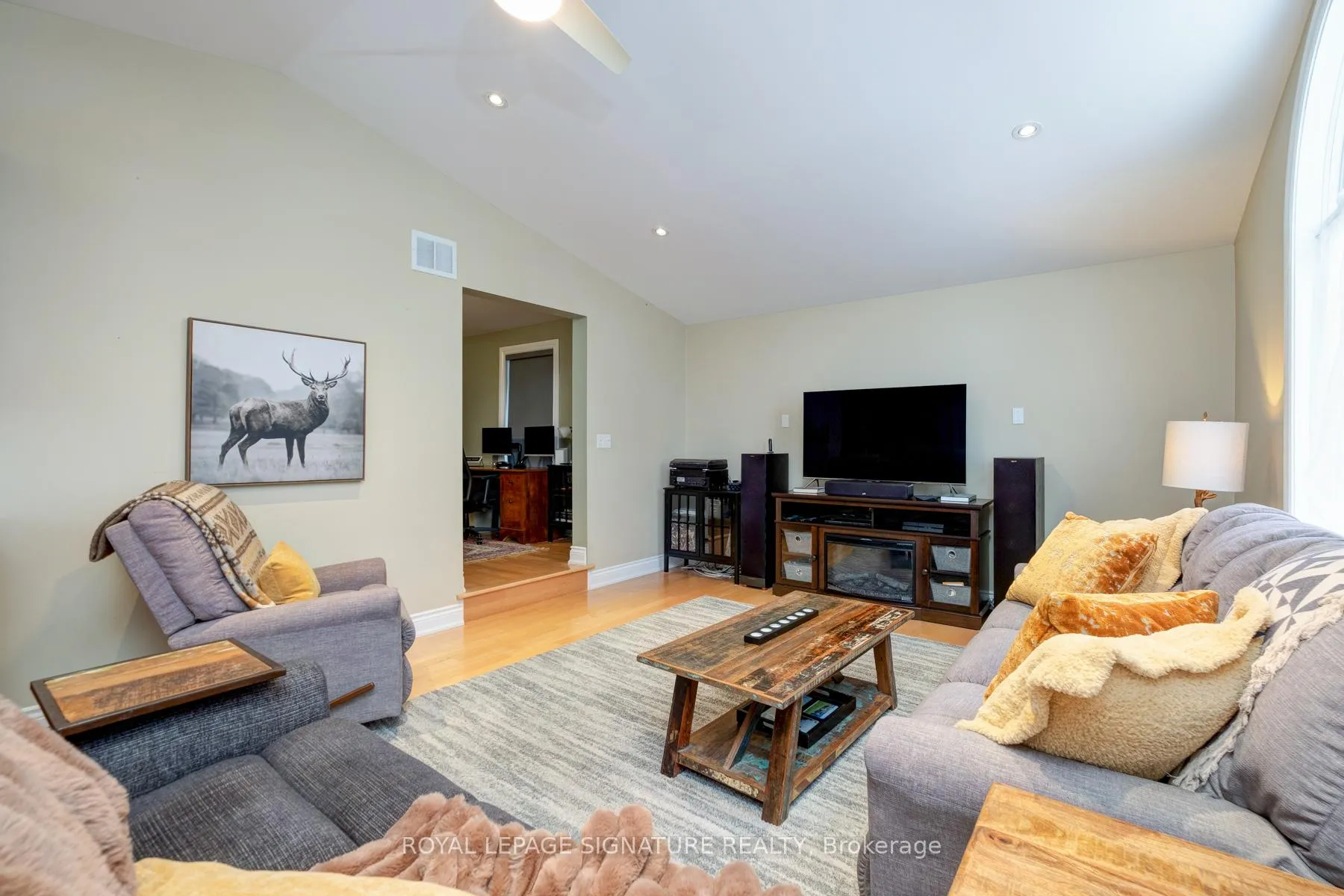 Photo 19 of 935 Centre Street S, Whitby, Downtown Whitby — HOMEH