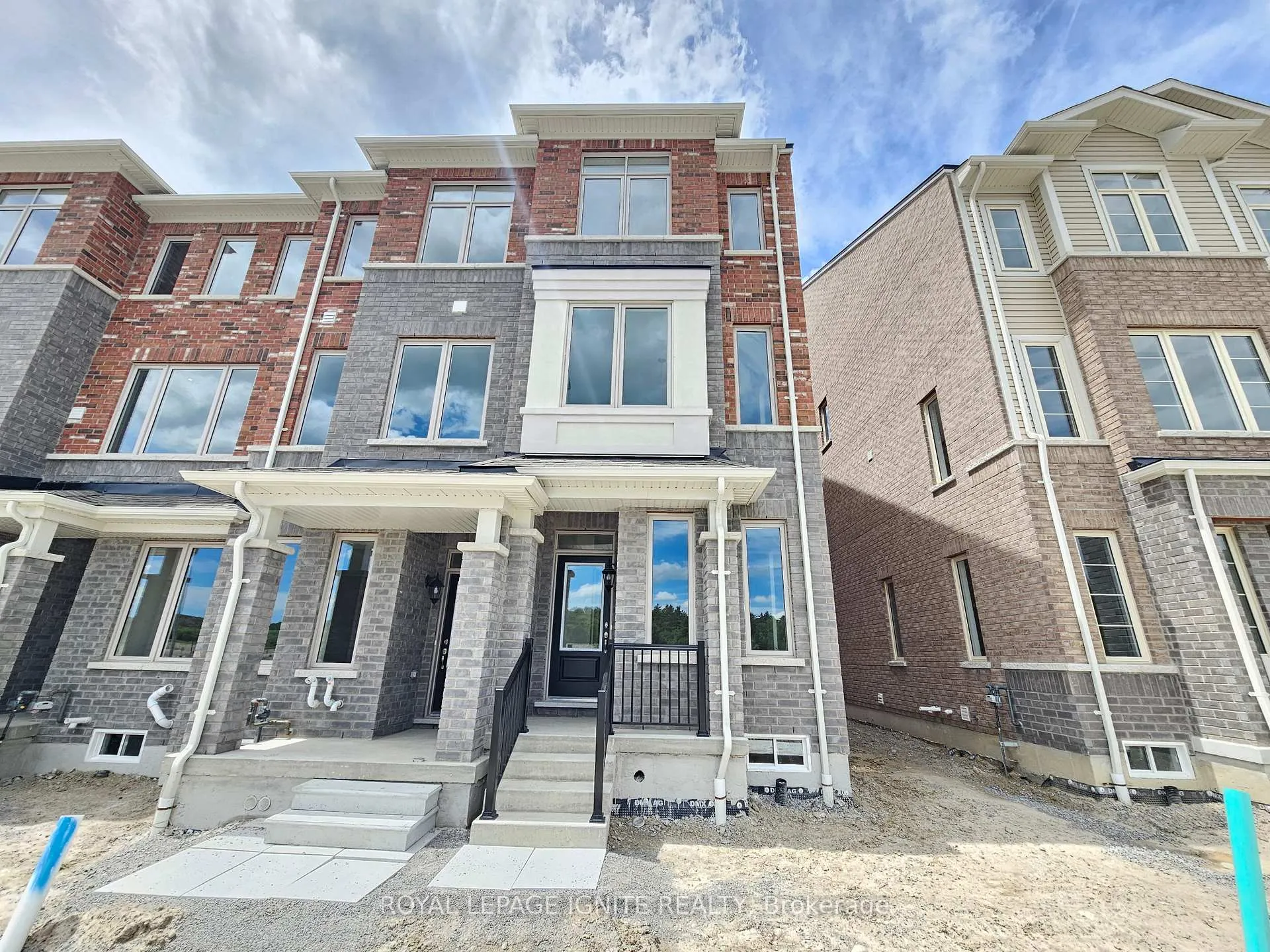 Photo 1 of 2946 Whites Road, Pickering, Rural Pickering — HOMEH