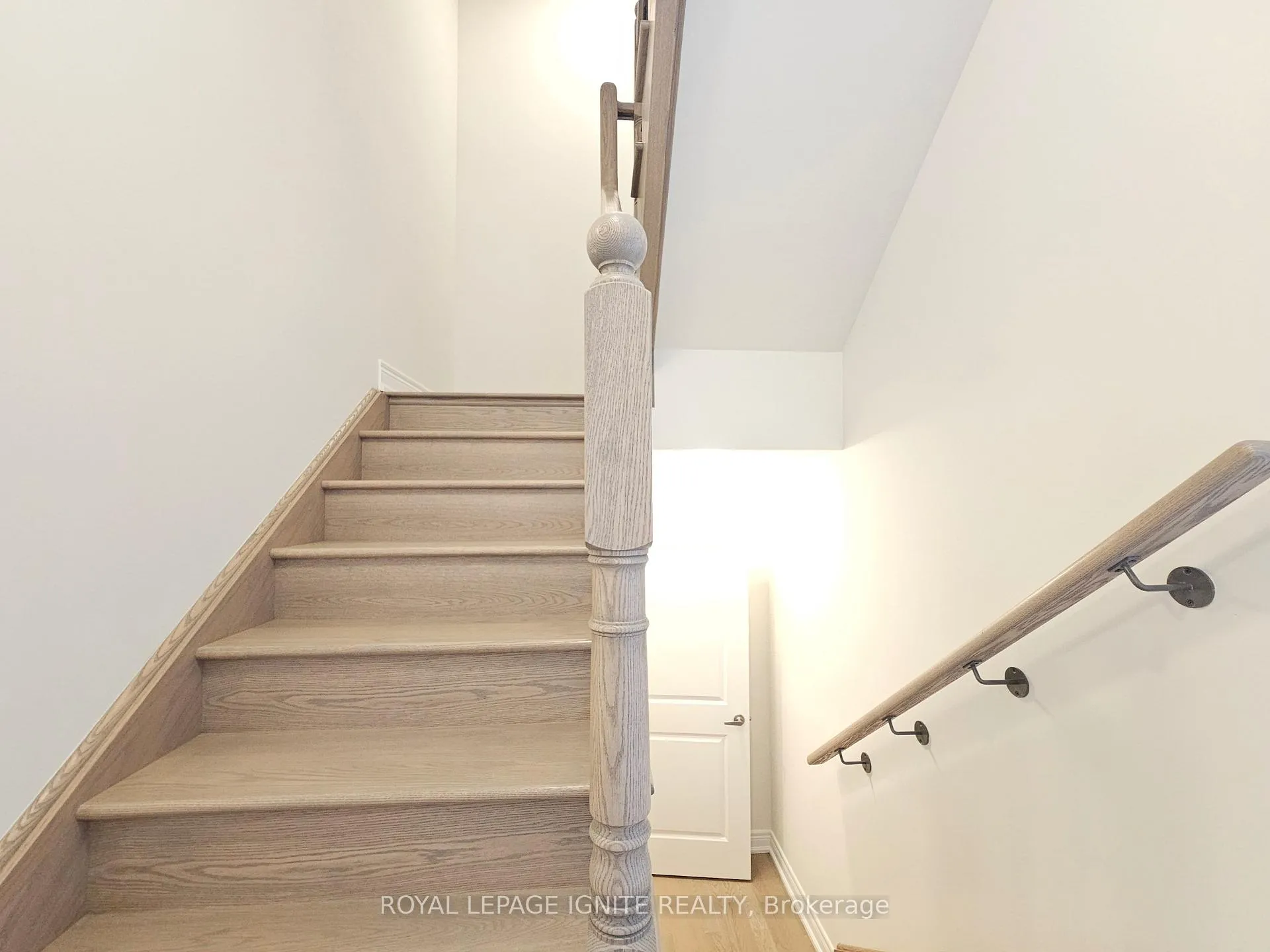 Photo 6 of 2946 Whites Road, Pickering, Rural Pickering — HOMEH