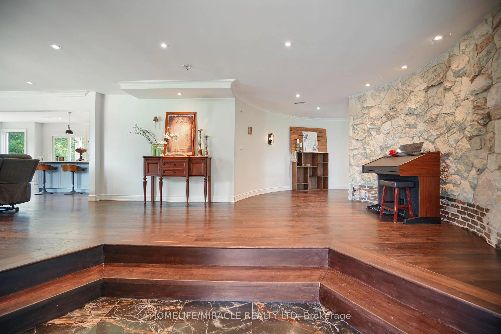 Photo 1 of 19 Tanglewood Drive, Caledon, Rural Caledon — HOMEH