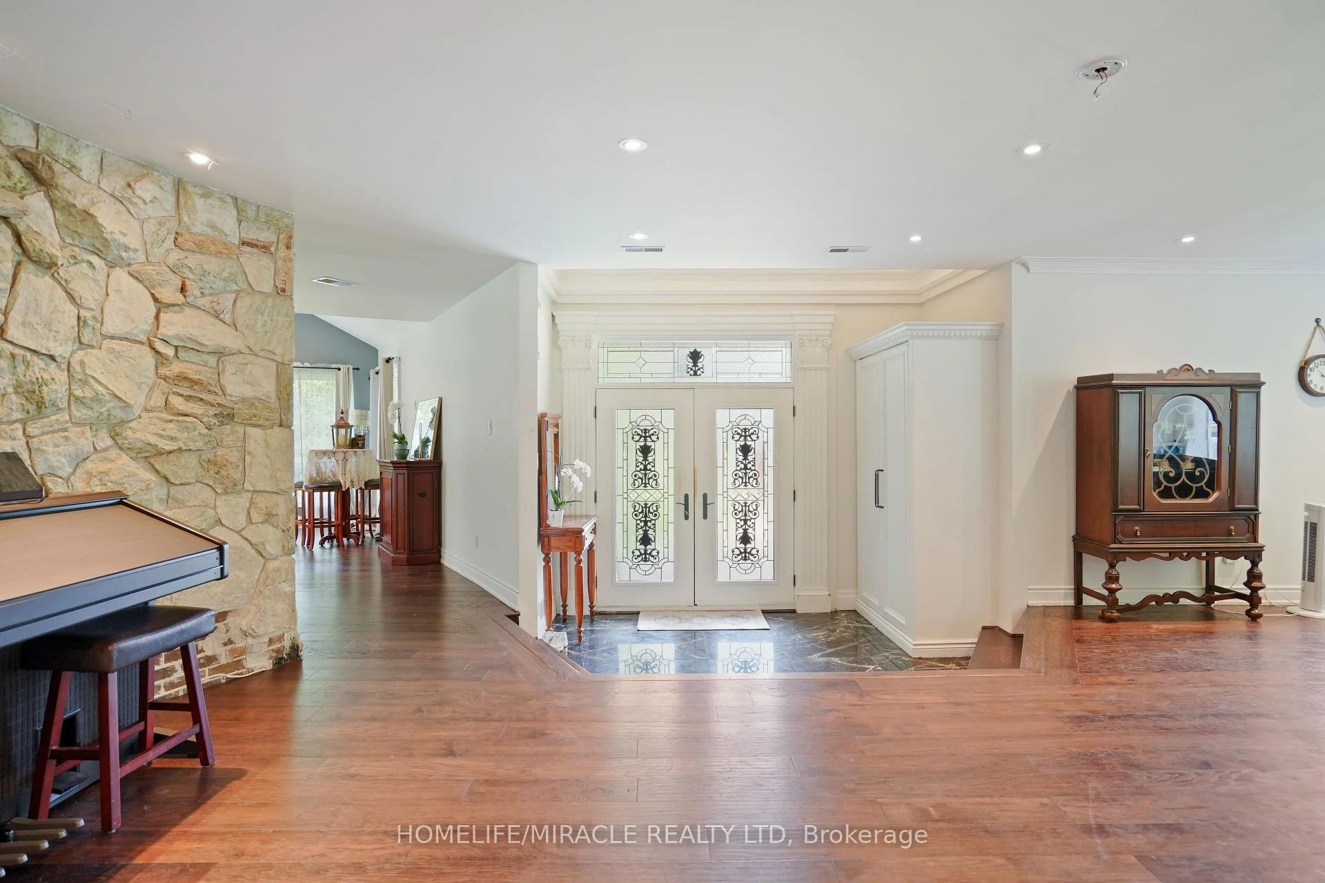 Photo 4 of 19 Tanglewood Drive, Caledon, Rural Caledon — HOMEH