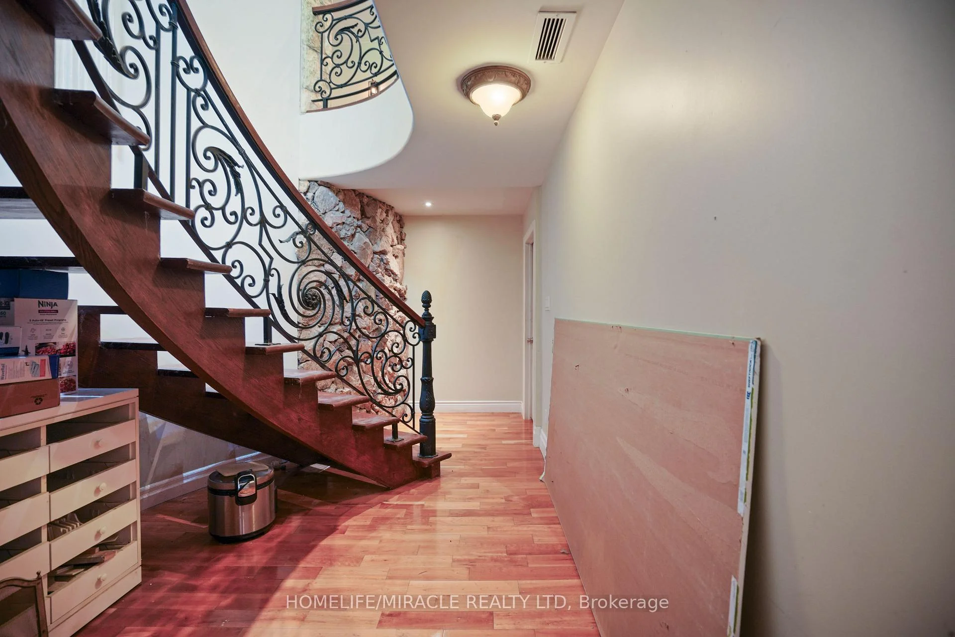 Photo 33 of 19 Tanglewood Drive, Caledon, Rural Caledon — HOMEH