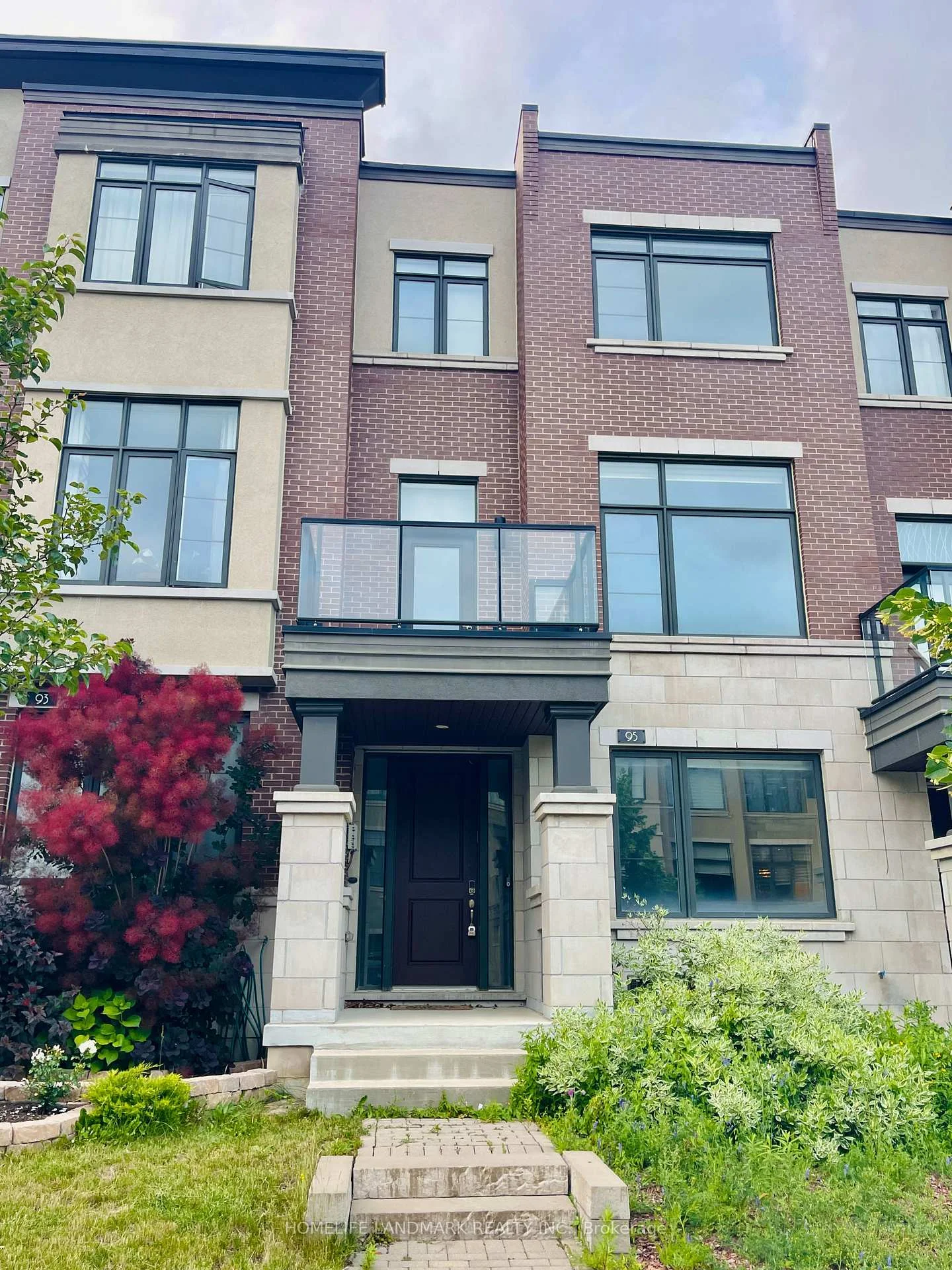 Photo 23 of 95 Carrville Woods Circle, Vaughan, Patterson — HOMEH