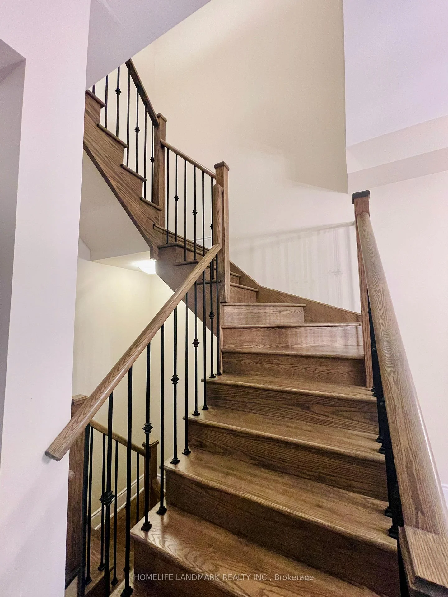 Photo 45 of 95 Carrville Woods Circle, Vaughan, Patterson — HOMEH
