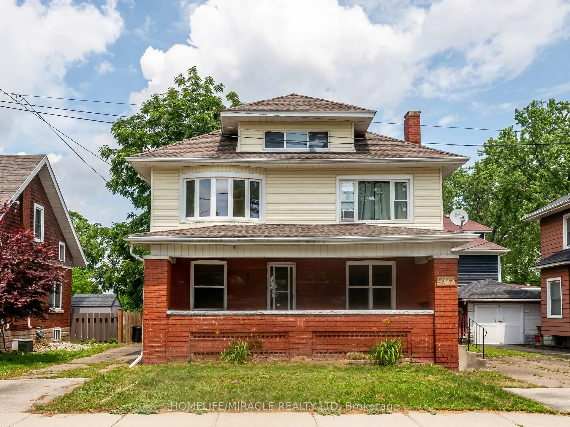 Photo 2 of 4975 Mcrae Street, Niagara Falls, Cherrywood — HOMEH