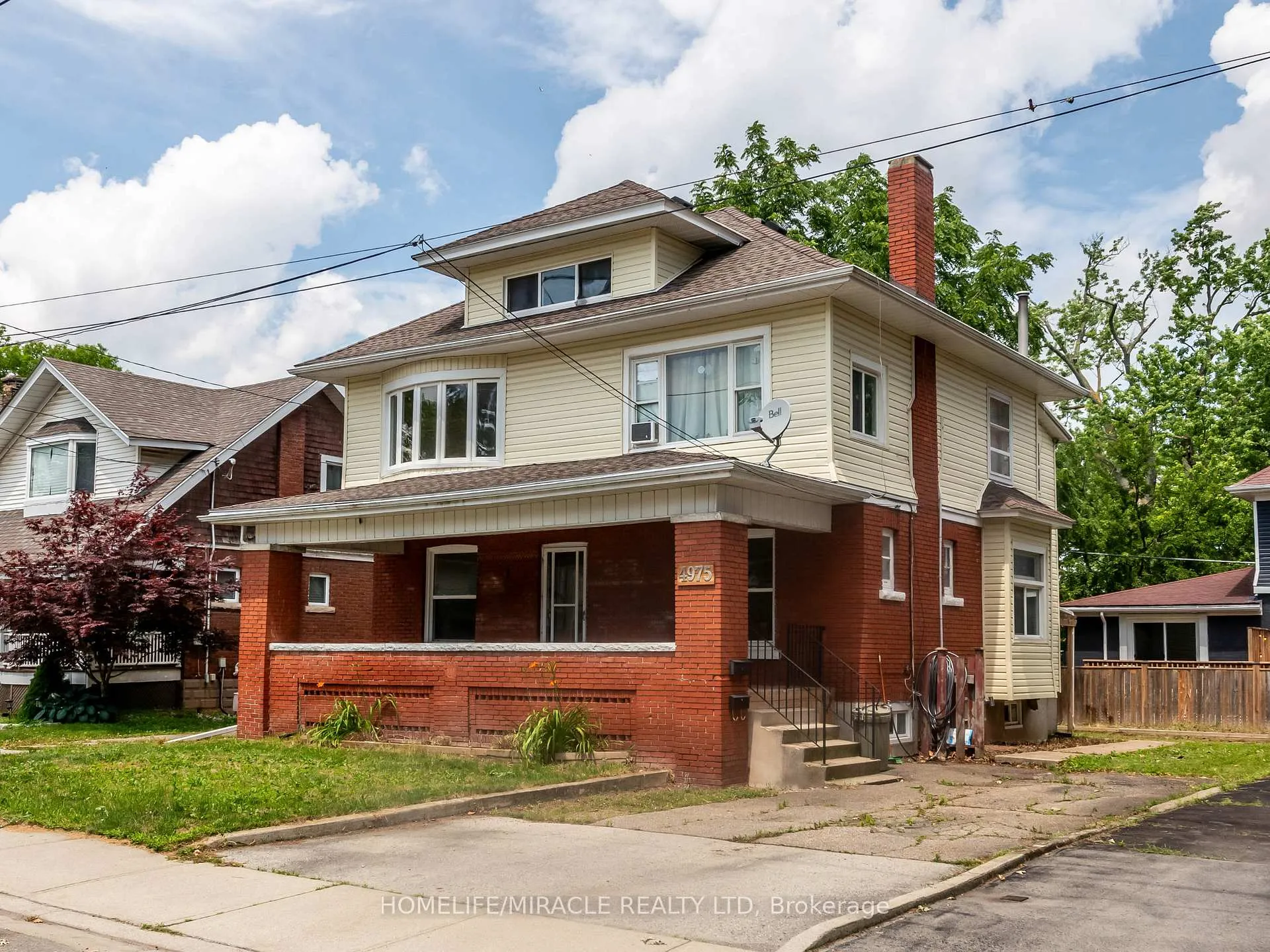 Photo 3 of 4975 Mcrae Street, Niagara Falls, Cherrywood — HOMEH