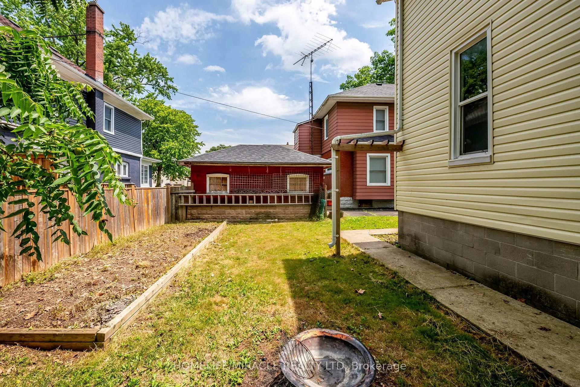 Photo 7 of 4975 Mcrae Street, Niagara Falls, Cherrywood — HOMEH