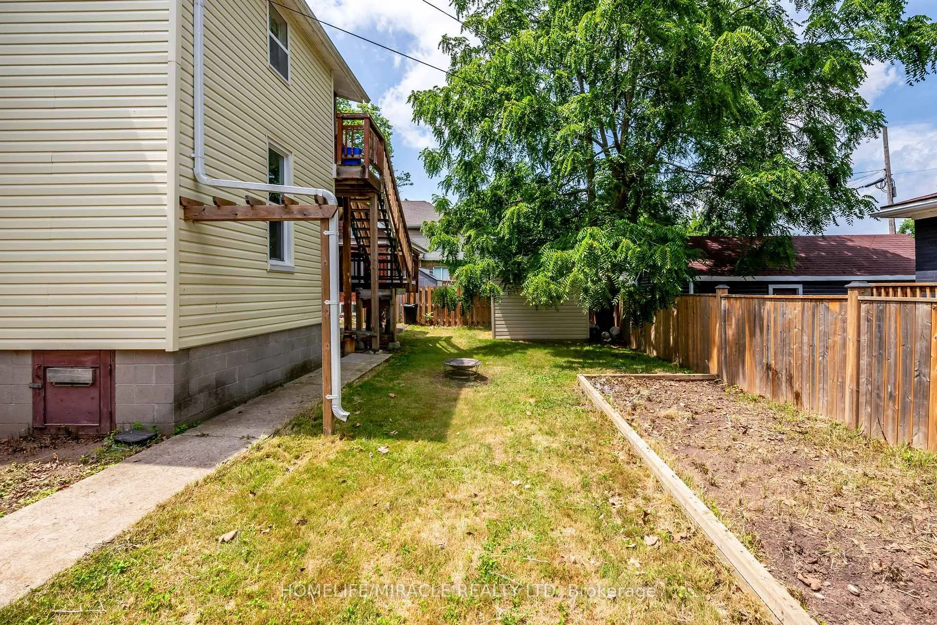 Photo 8 of 4975 Mcrae Street, Niagara Falls, Cherrywood — HOMEH
