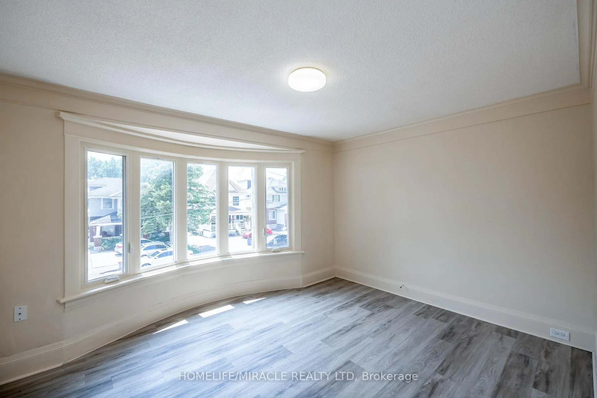 Photo 23 of 4975 Mcrae Street, Niagara Falls, Cherrywood — HOMEH