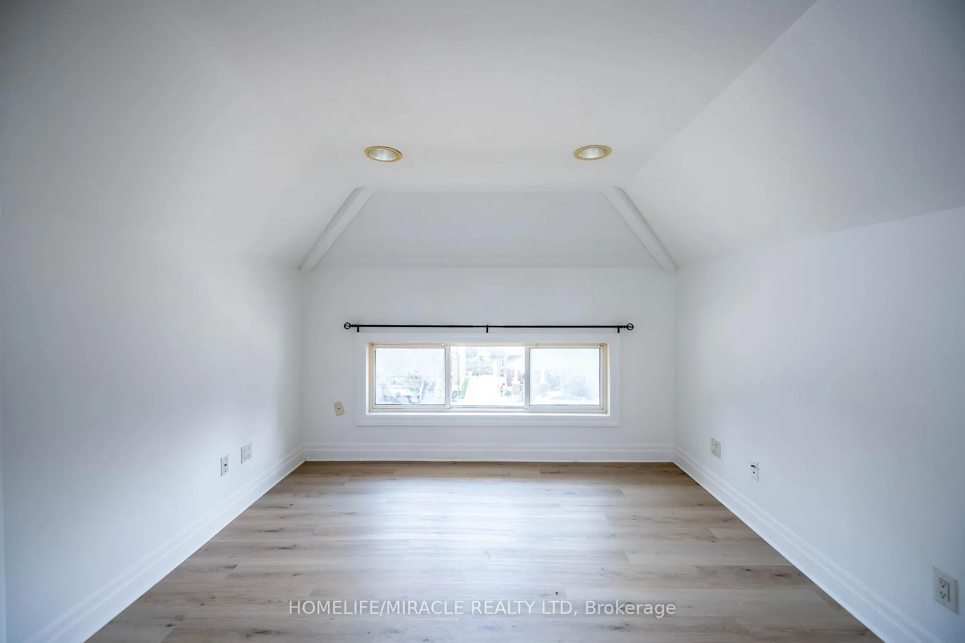 Photo 30 of 4975 Mcrae Street, Niagara Falls, Cherrywood — HOMEH