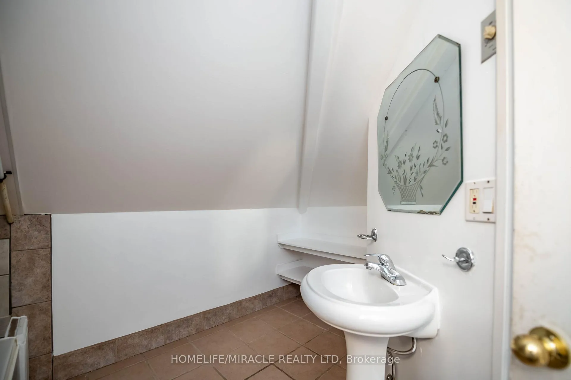 Photo 35 of 4975 Mcrae Street, Niagara Falls, Cherrywood — HOMEH