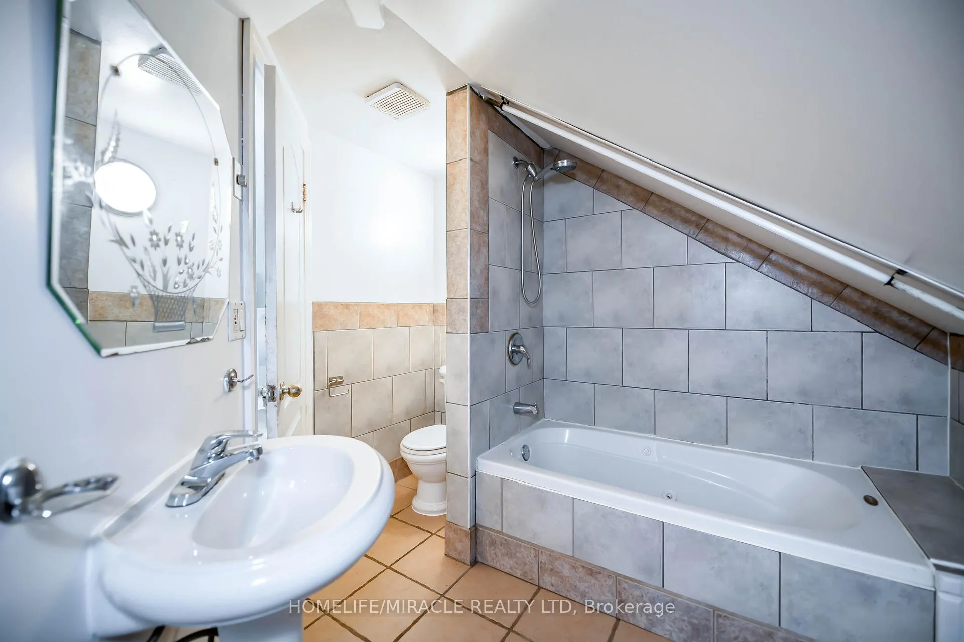 Photo 36 of 4975 Mcrae Street, Niagara Falls, Cherrywood — HOMEH
