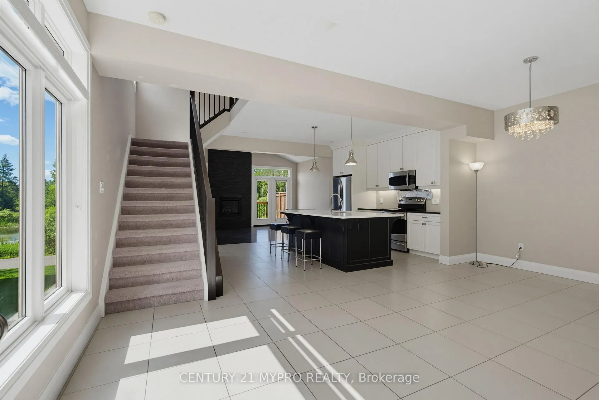Photo 4 of 258 Callaway Road, London, North R — HOMEH