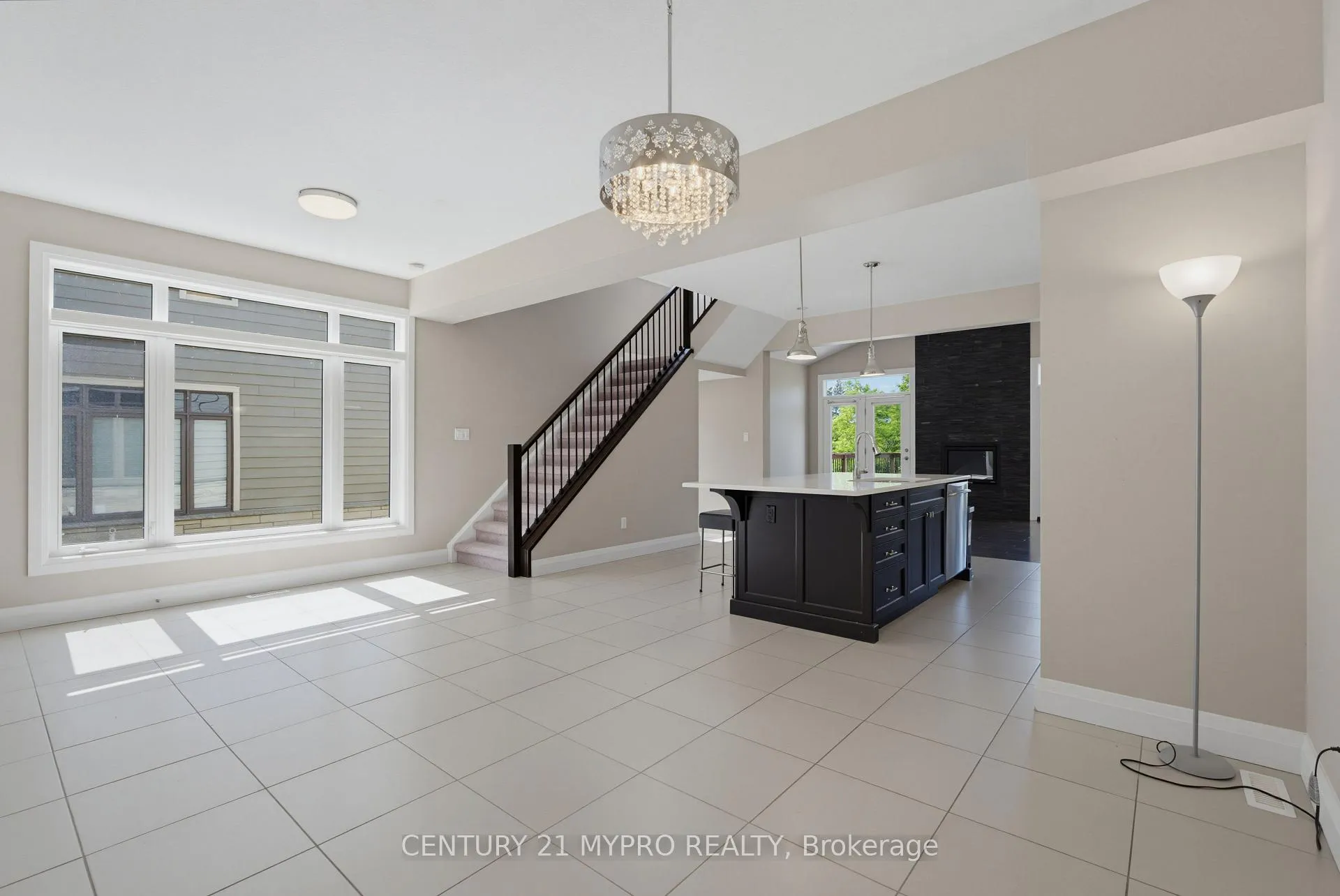 Photo 6 of 258 Callaway Road, London, North R — HOMEH