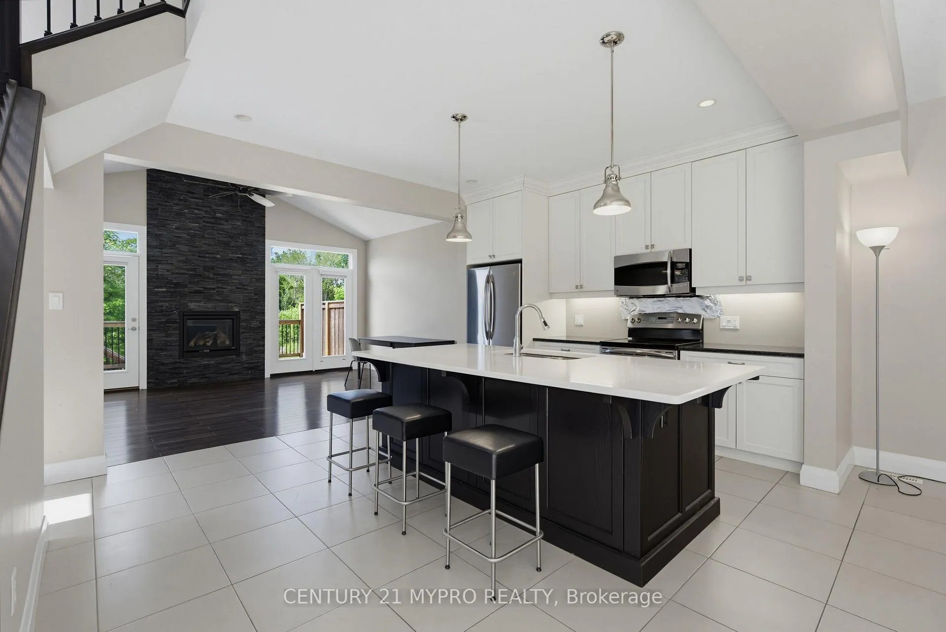 Photo 8 of 258 Callaway Road, London, North R — HOMEH