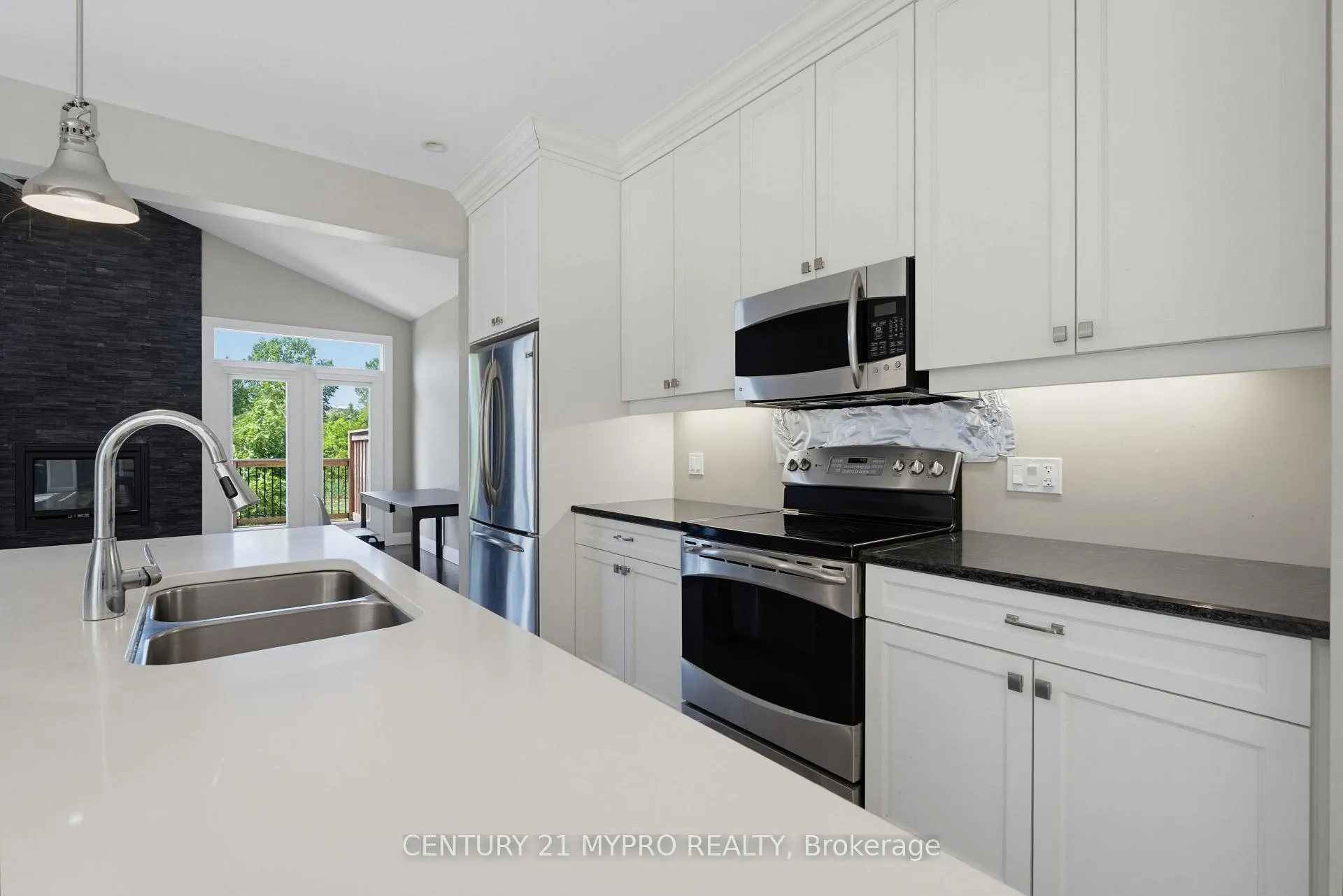 Photo 10 of 258 Callaway Road, London, North R — HOMEH