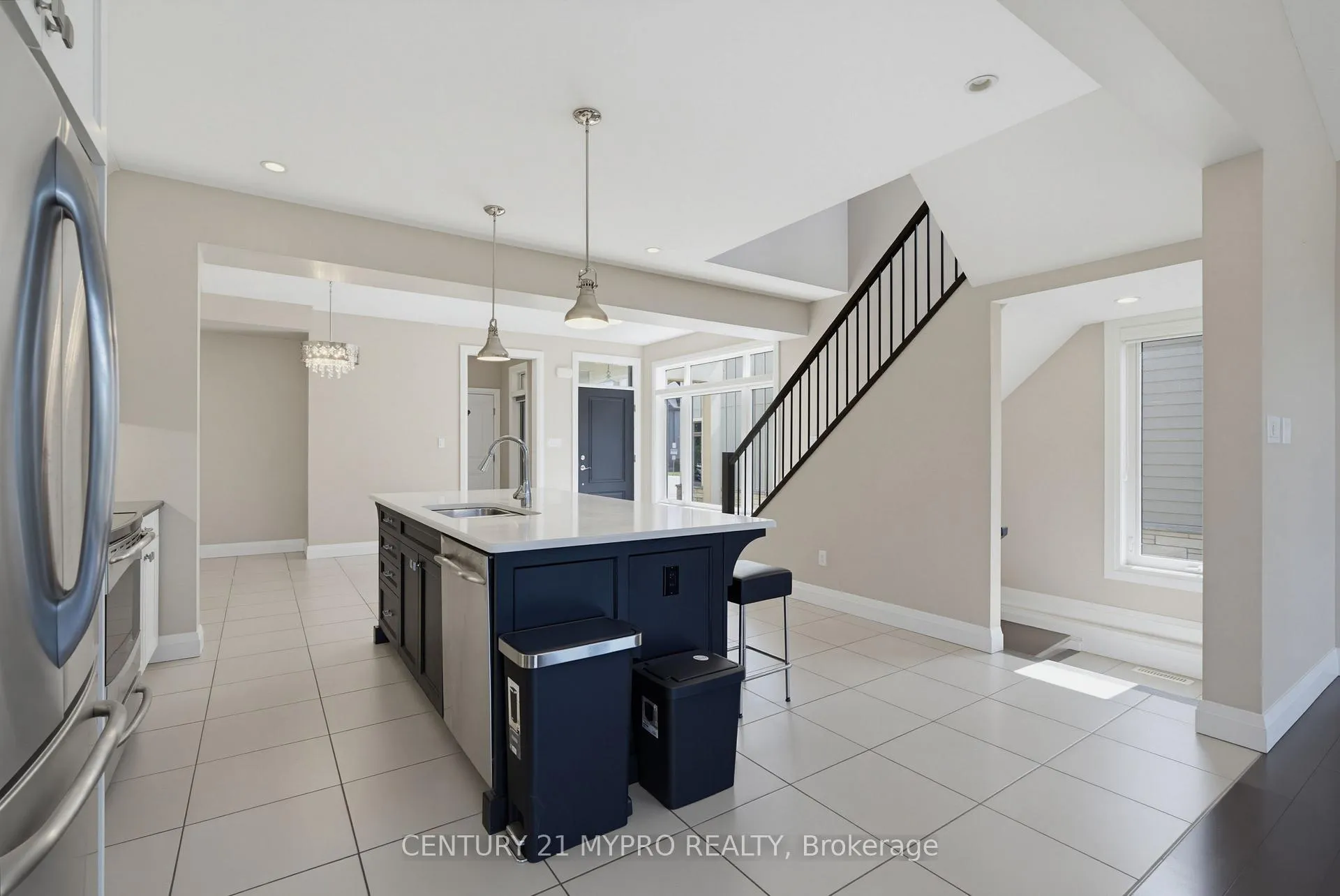 Photo 11 of 258 Callaway Road, London, North R — HOMEH