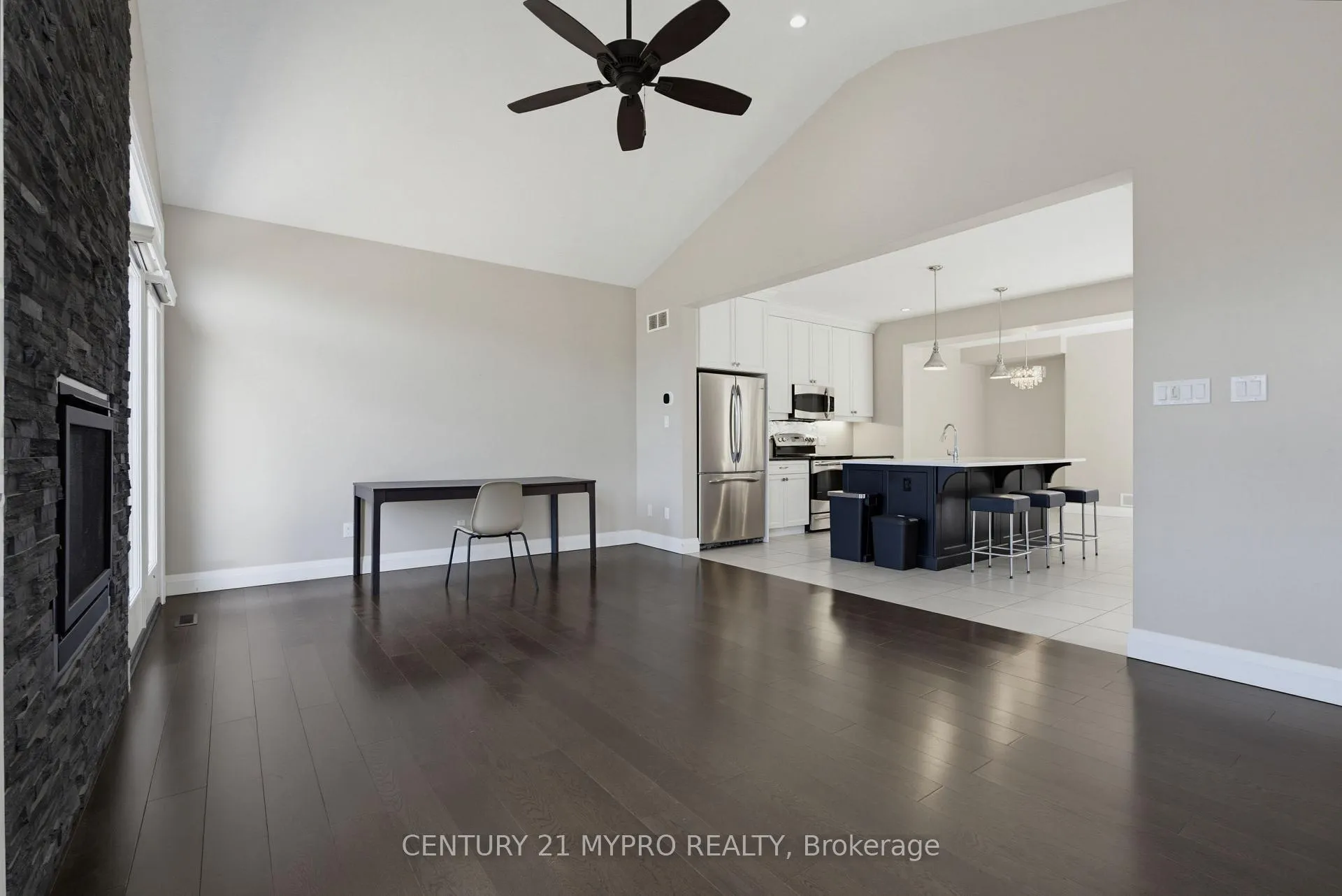 Photo 14 of 258 Callaway Road, London, North R — HOMEH