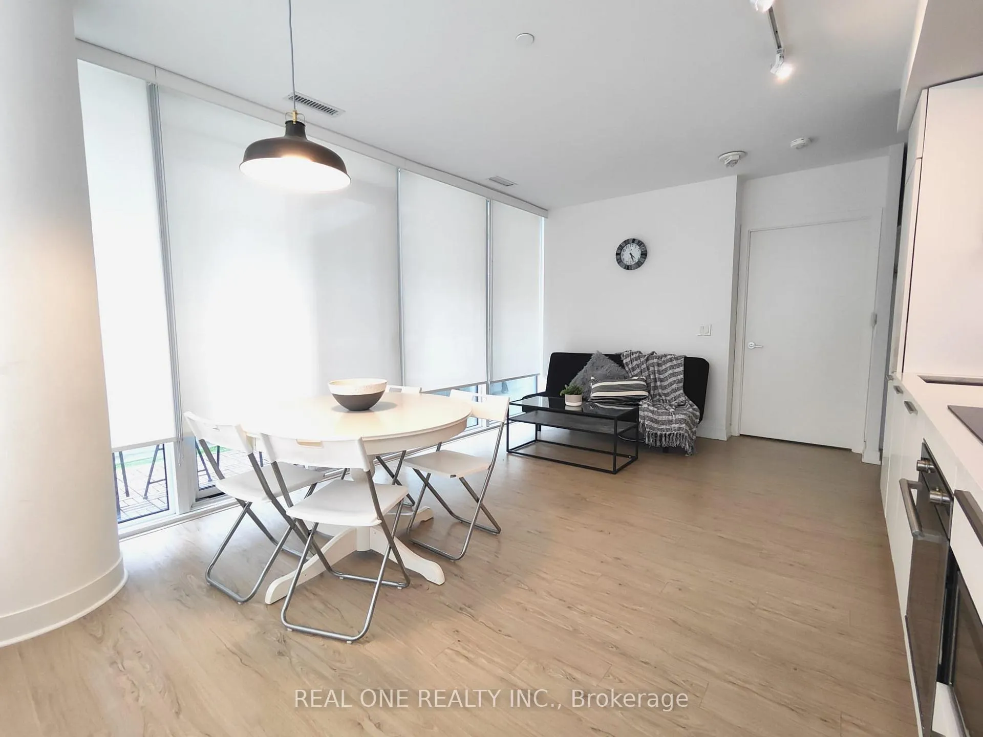 Photo 2 of Unit 822, 85 Wood Street, Toronto, Church-Yonge Corridor — HOMEH