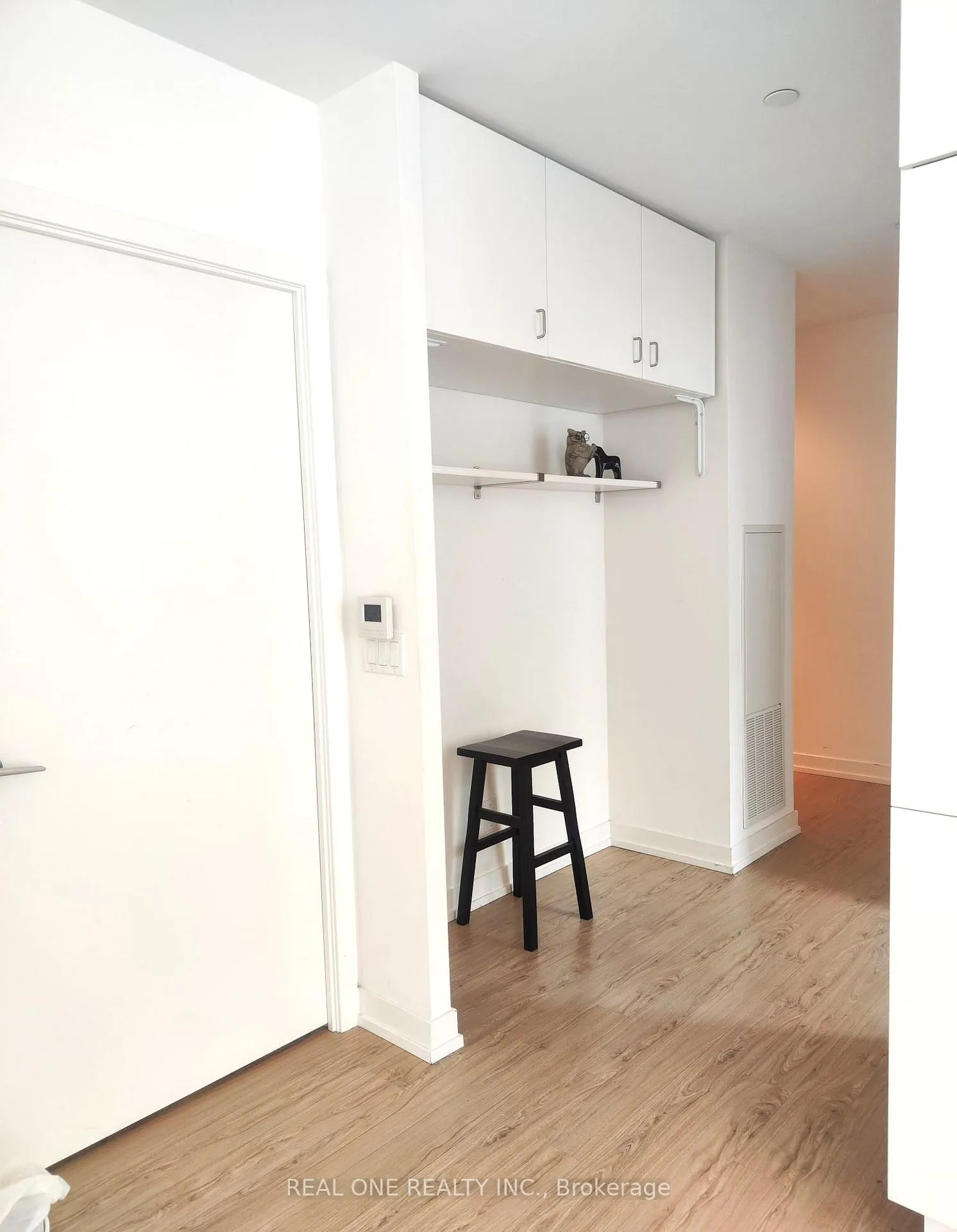 Photo 8 of Unit 822, 85 Wood Street, Toronto, Church-Yonge Corridor — HOMEH