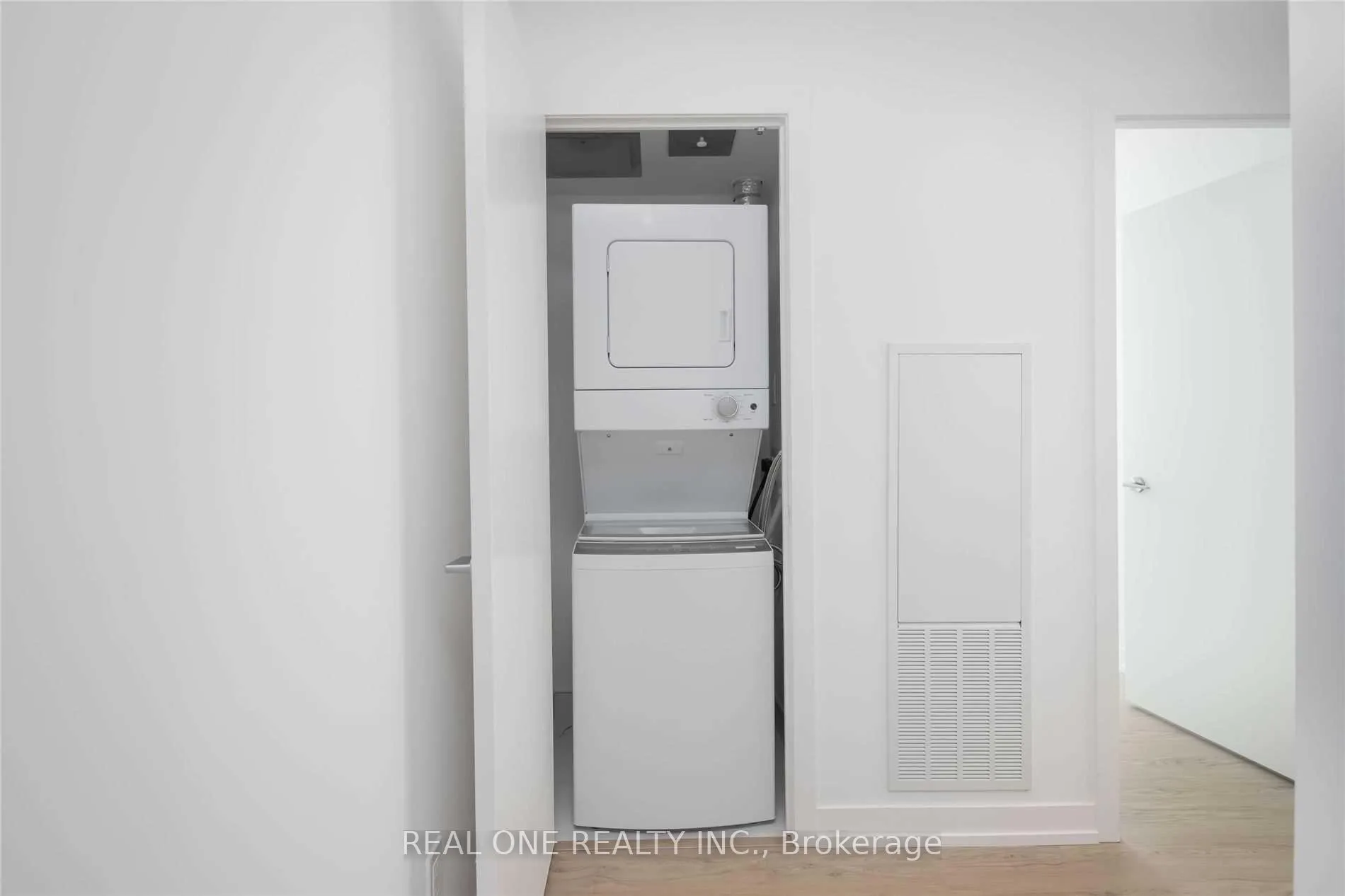 Photo 14 of Unit 822, 85 Wood Street, Toronto, Church-Yonge Corridor — HOMEH