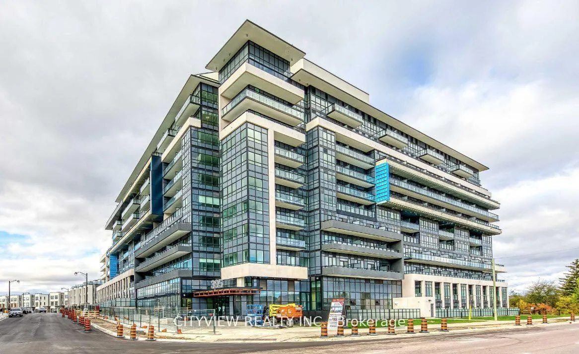 Front of Unit PH10, 395 Dundas Street W