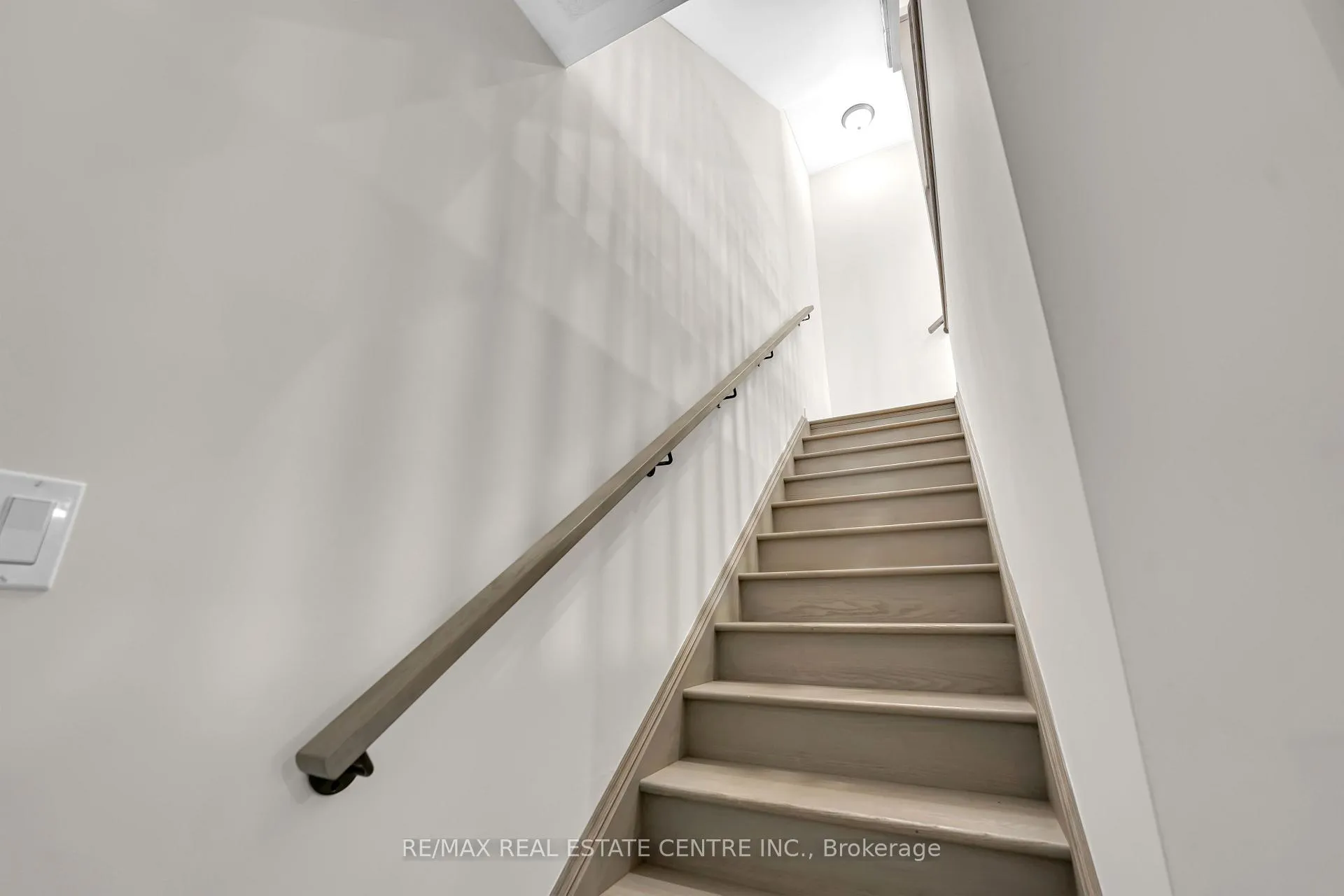 Photo 6 of 1538 Moonseed Place, Milton, Cobban — HOMEH