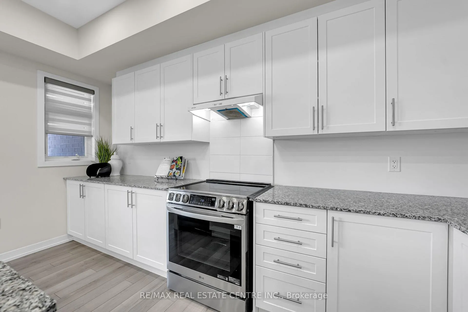 Photo 14 of 1538 Moonseed Place, Milton, Cobban — HOMEH