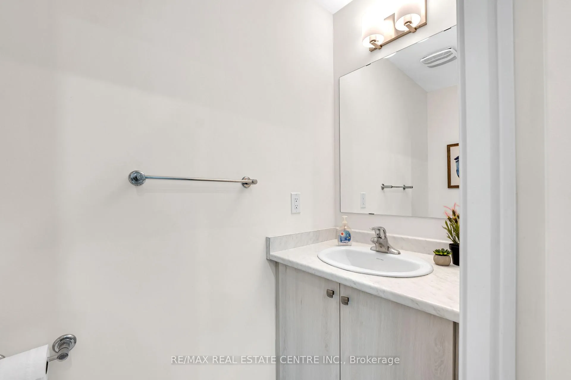 Photo 18 of 1538 Moonseed Place, Milton, Cobban — HOMEH