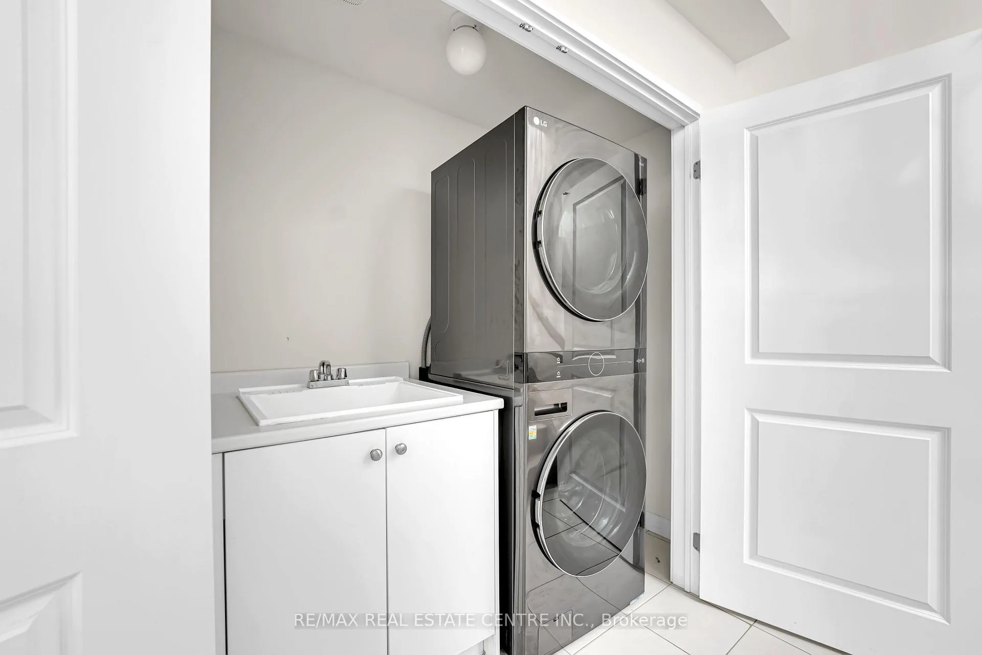 Photo 37 of 1538 Moonseed Place, Milton, Cobban — HOMEH
