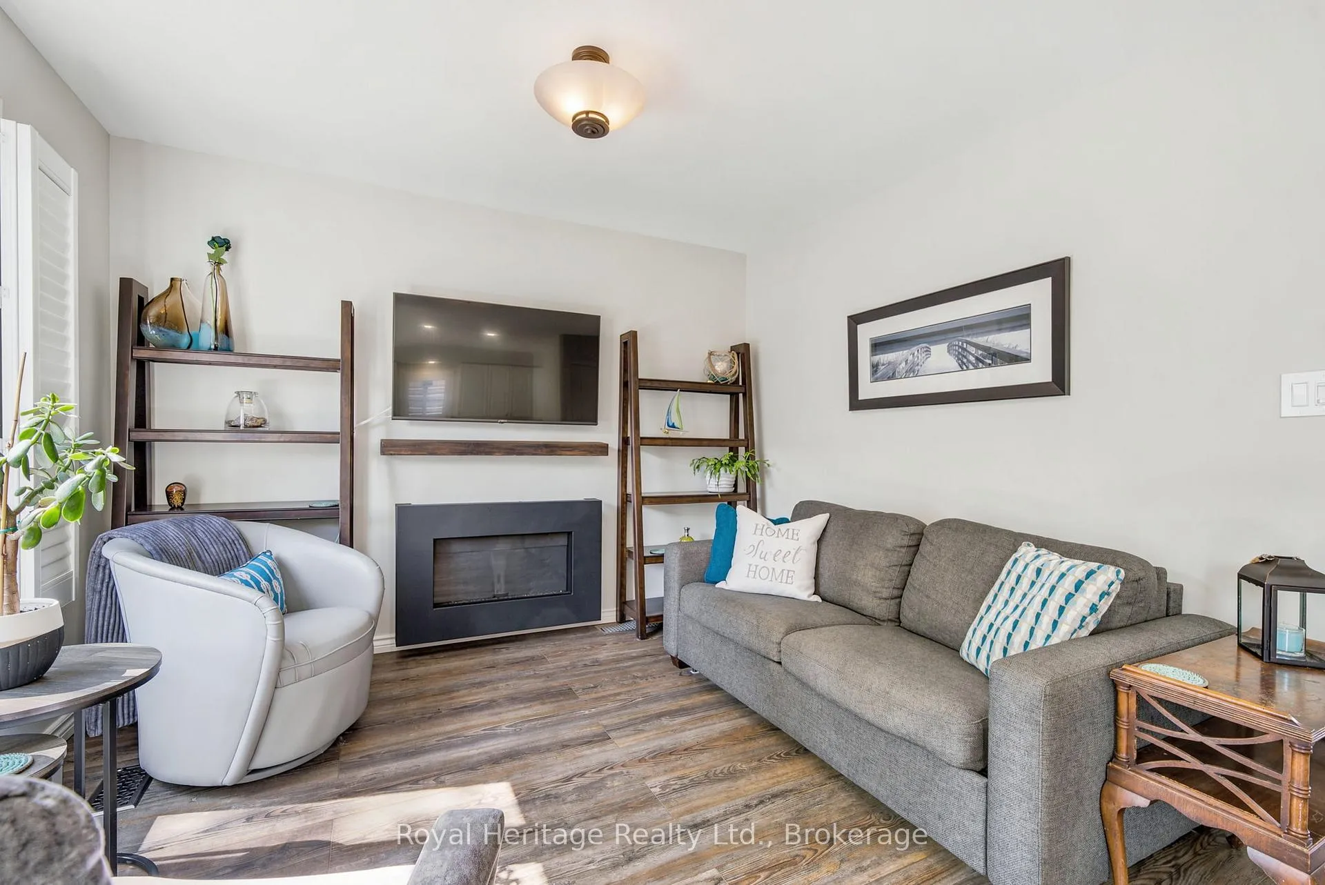 Photo 6 of 7 Waterview Lane, Clarington, Newcastle — HOMEH