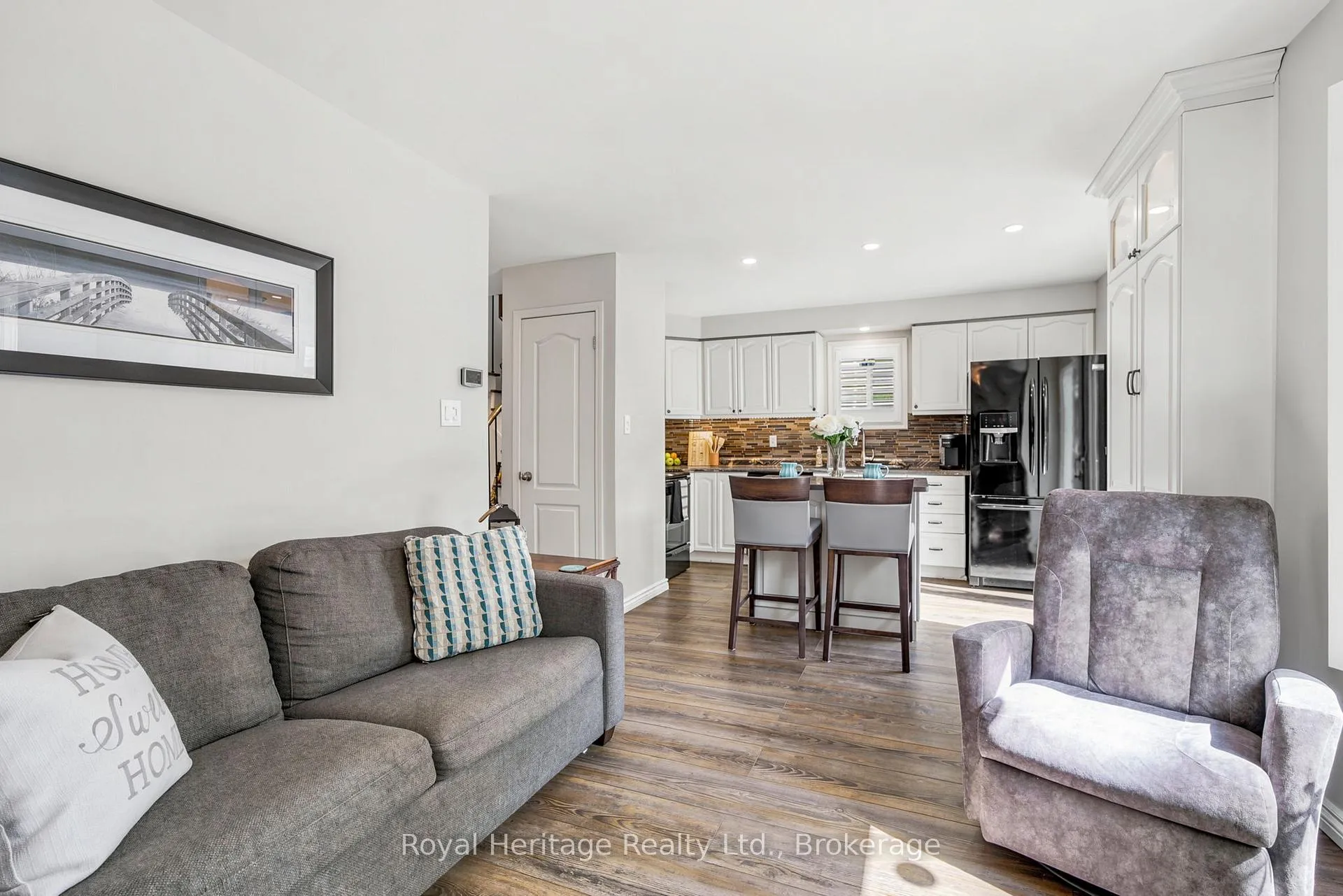Photo 7 of 7 Waterview Lane, Clarington, Newcastle — HOMEH