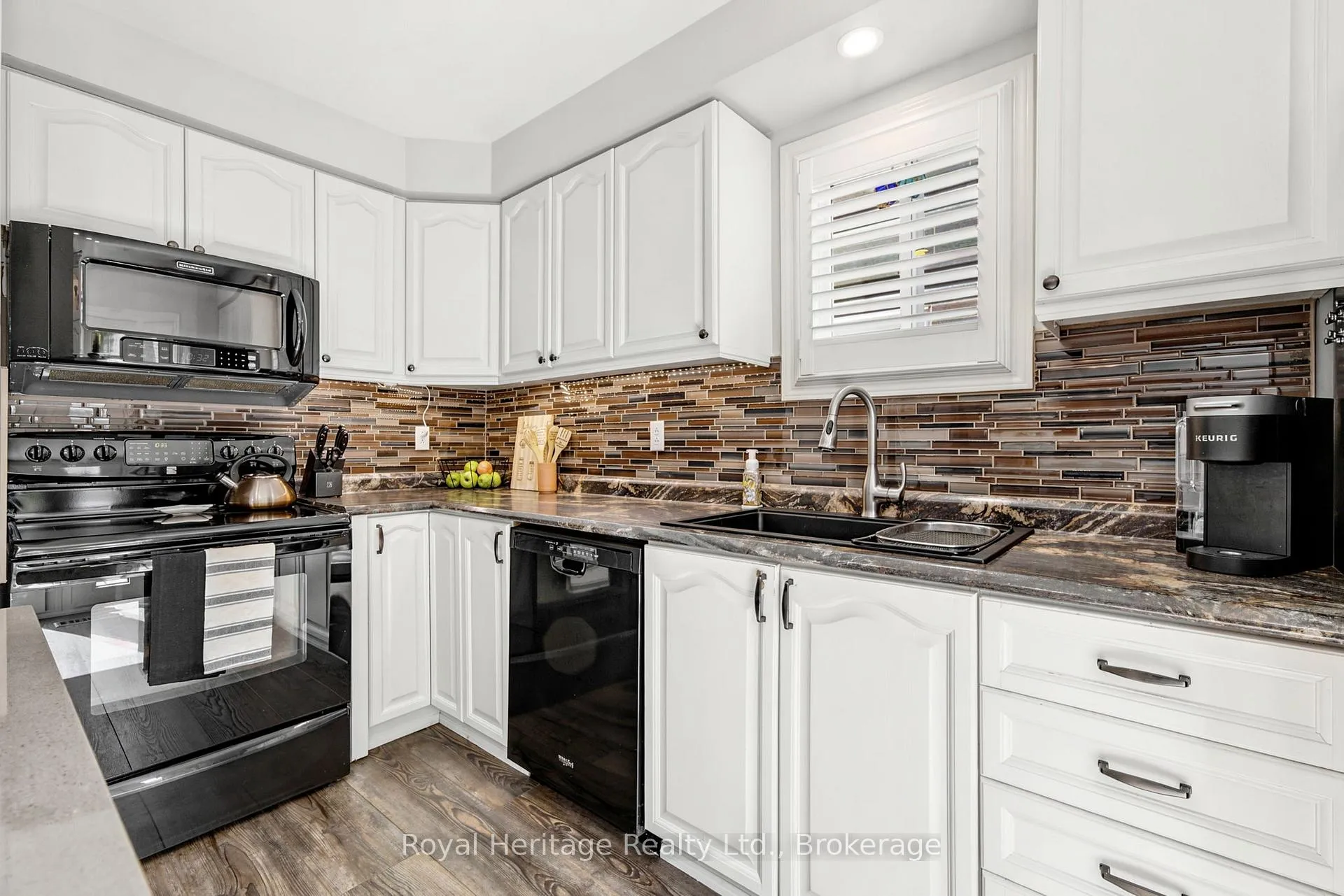 Photo 10 of 7 Waterview Lane, Clarington, Newcastle — HOMEH