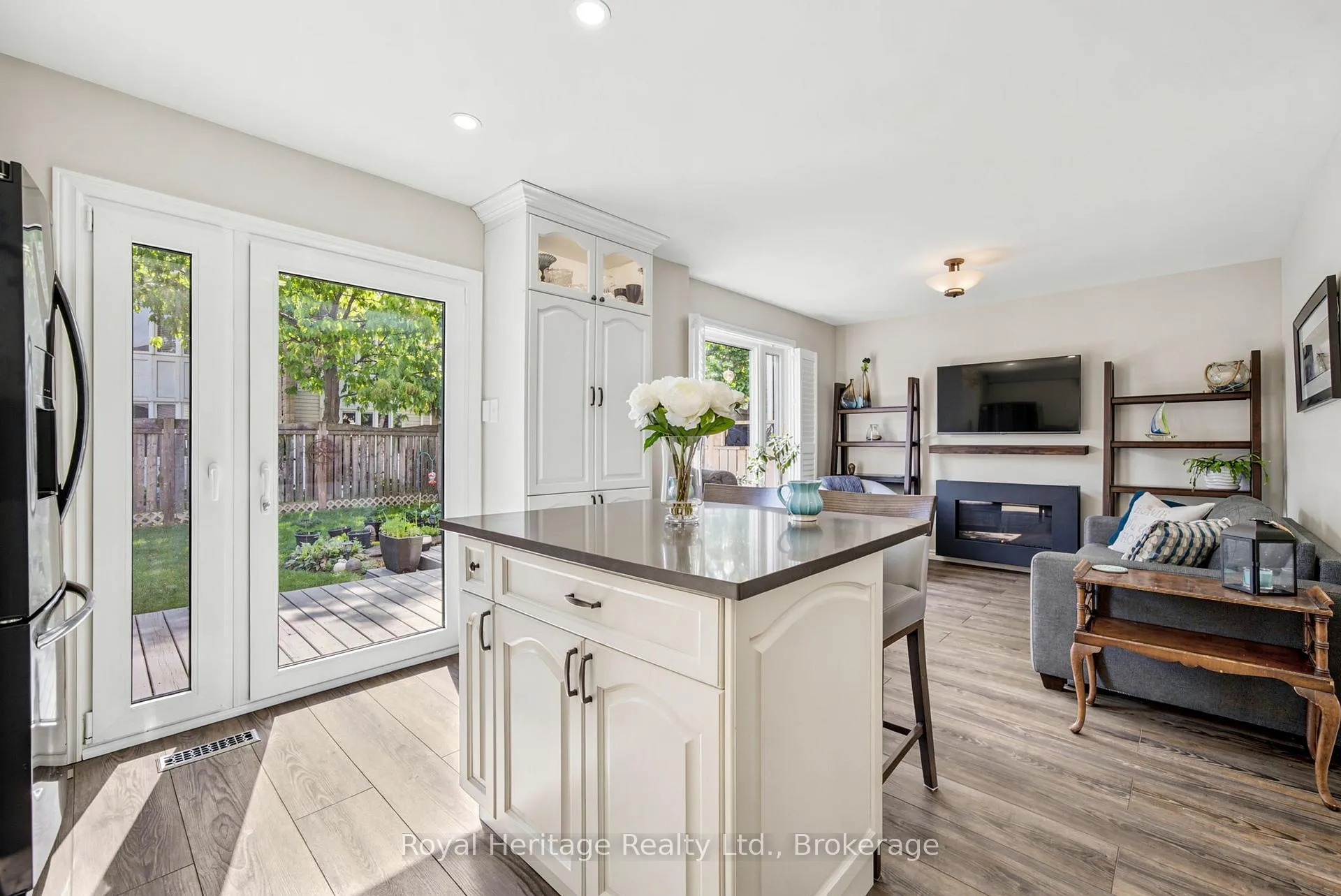 Photo 12 of 7 Waterview Lane, Clarington, Newcastle — HOMEH