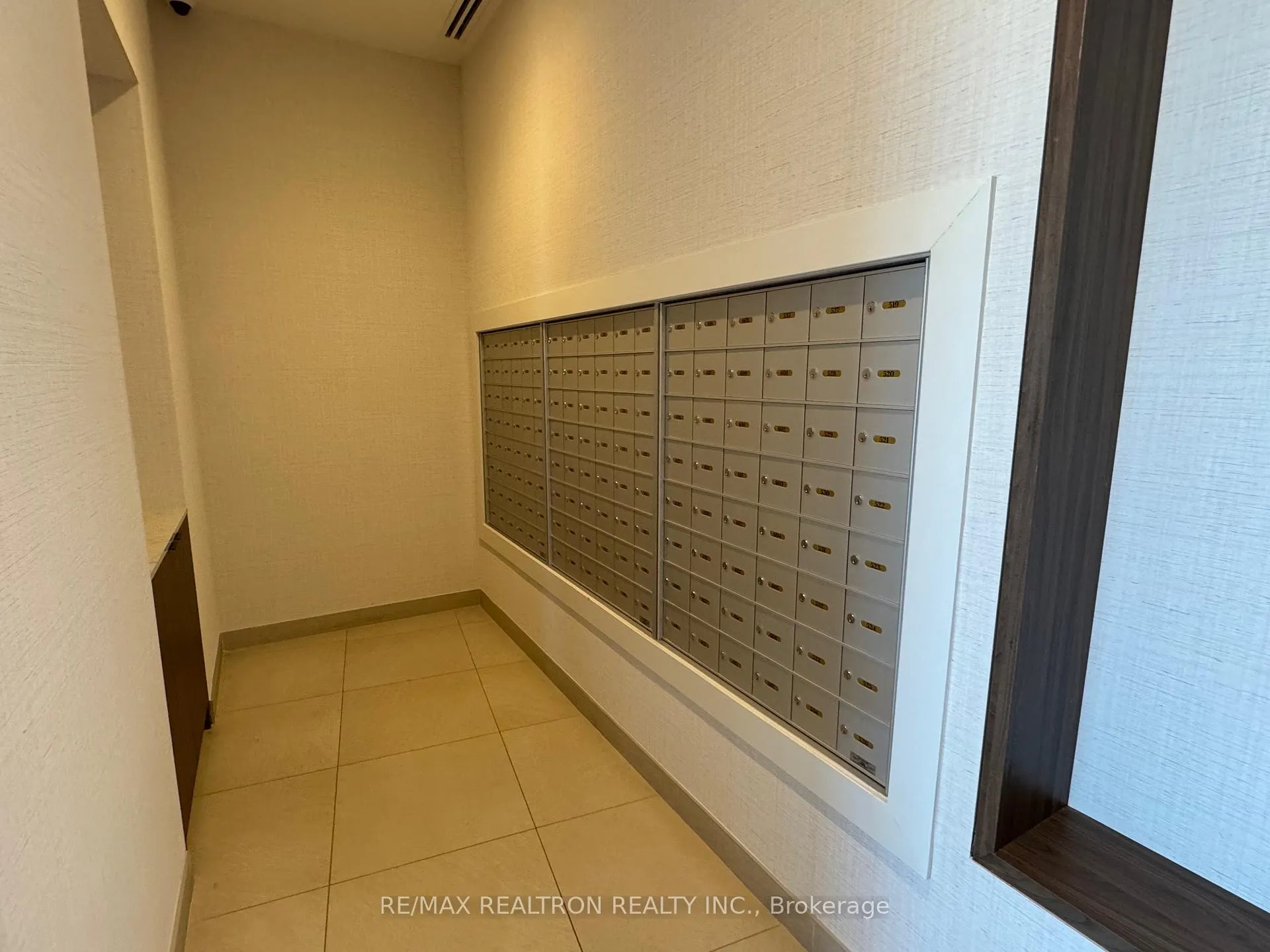 Photo 6 of Unit 631, 8188 Yonge Street, Vaughan, Uplands — HOMEH