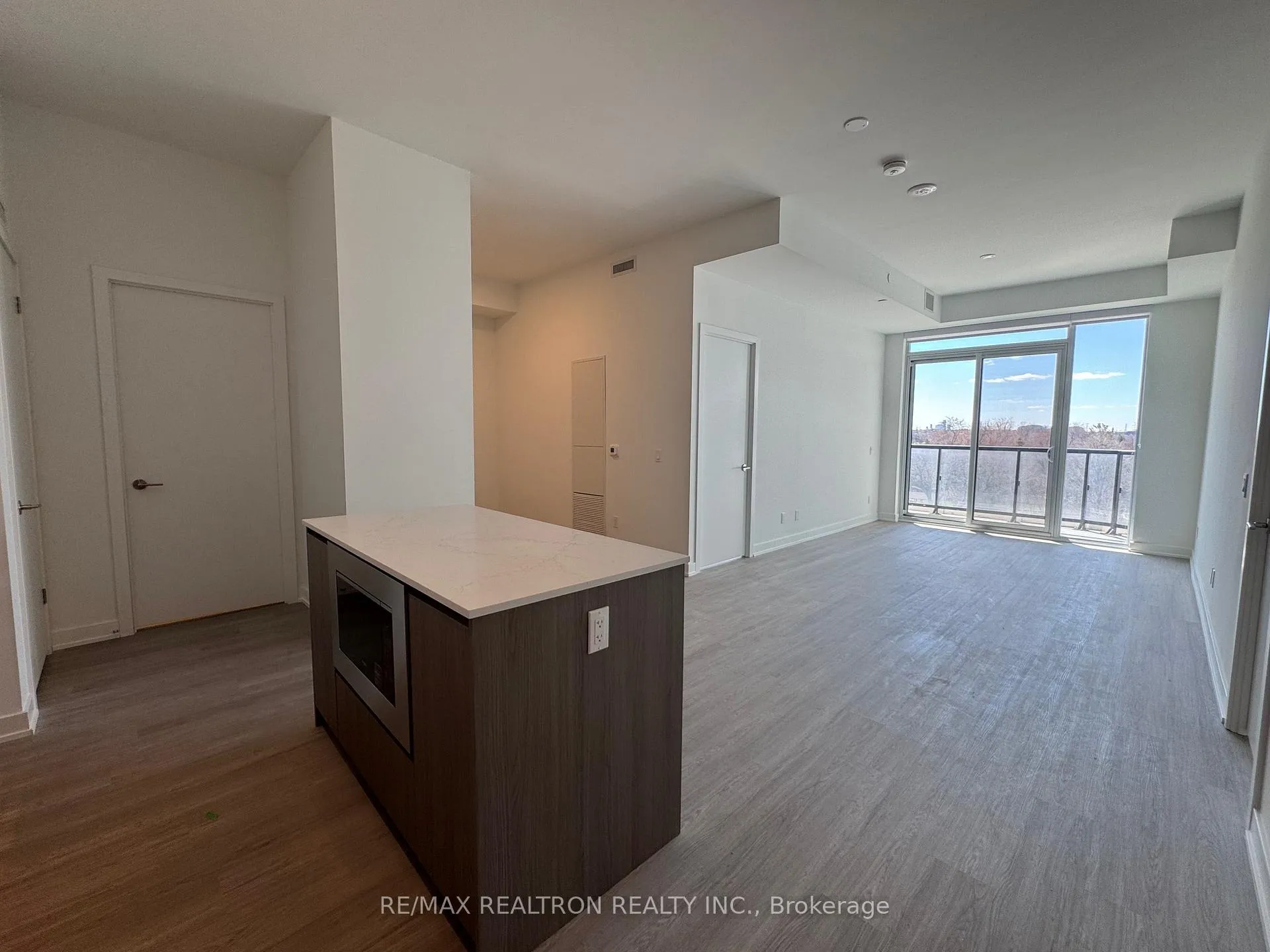 Photo 7 of Unit 631, 8188 Yonge Street, Vaughan, Uplands — HOMEH