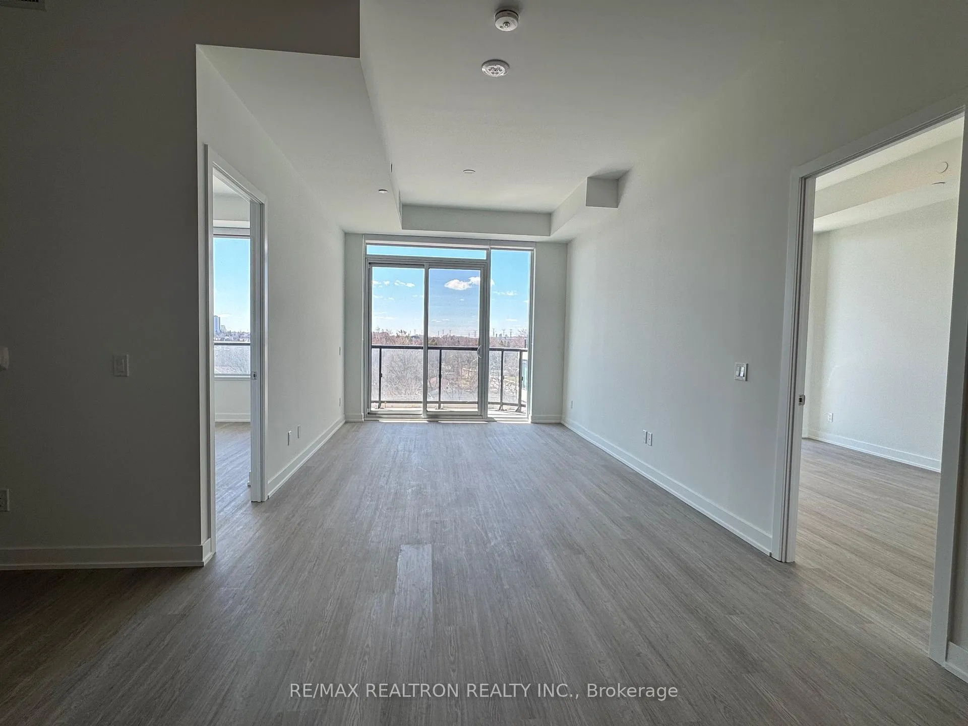 Photo 8 of Unit 631, 8188 Yonge Street, Vaughan, Uplands — HOMEH