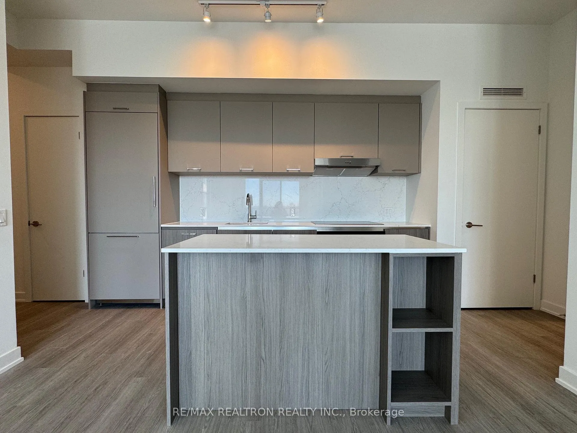 Photo 9 of Unit 631, 8188 Yonge Street, Vaughan, Uplands — HOMEH