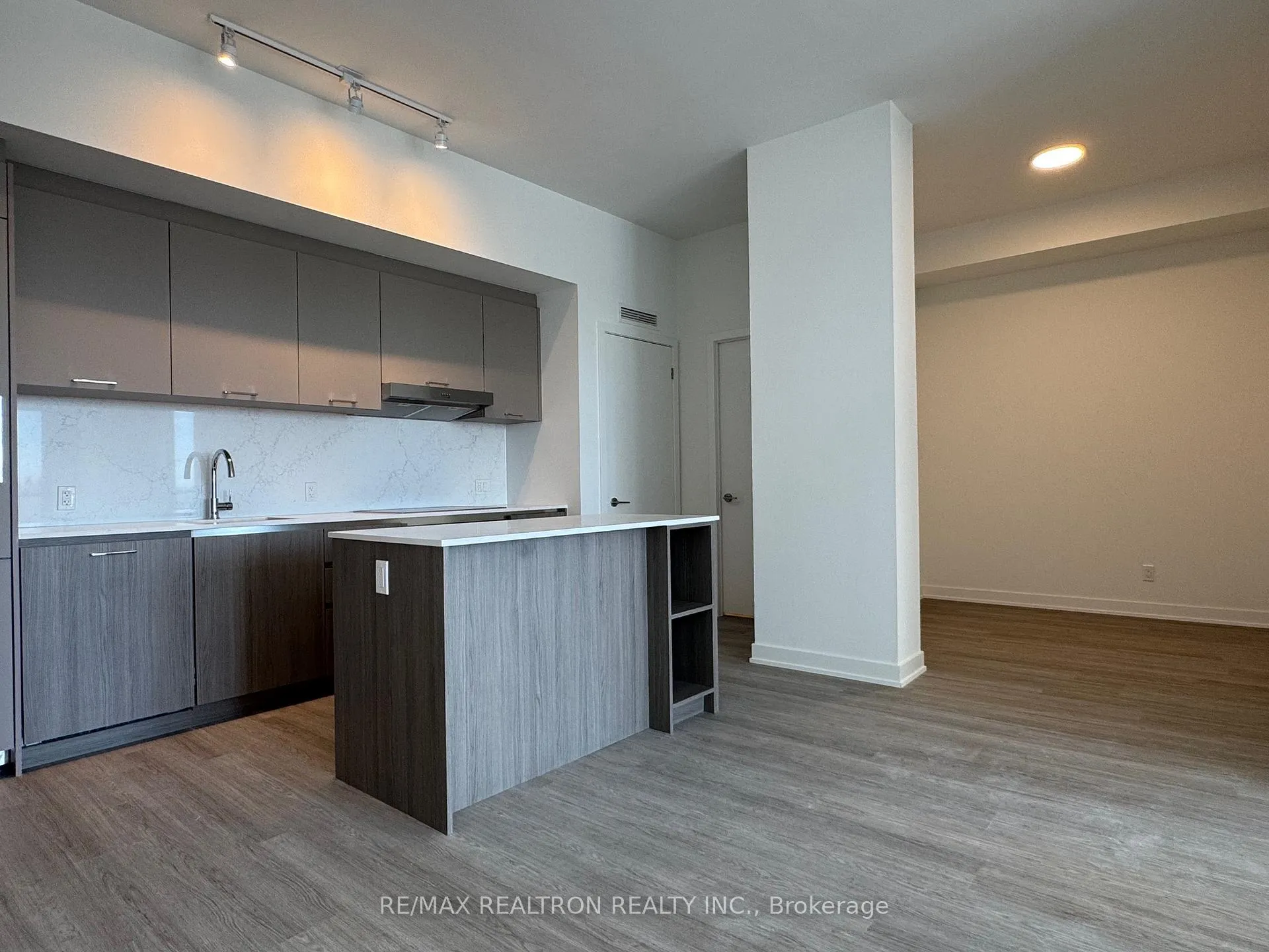 Photo 12 of Unit 631, 8188 Yonge Street, Vaughan, Uplands — HOMEH
